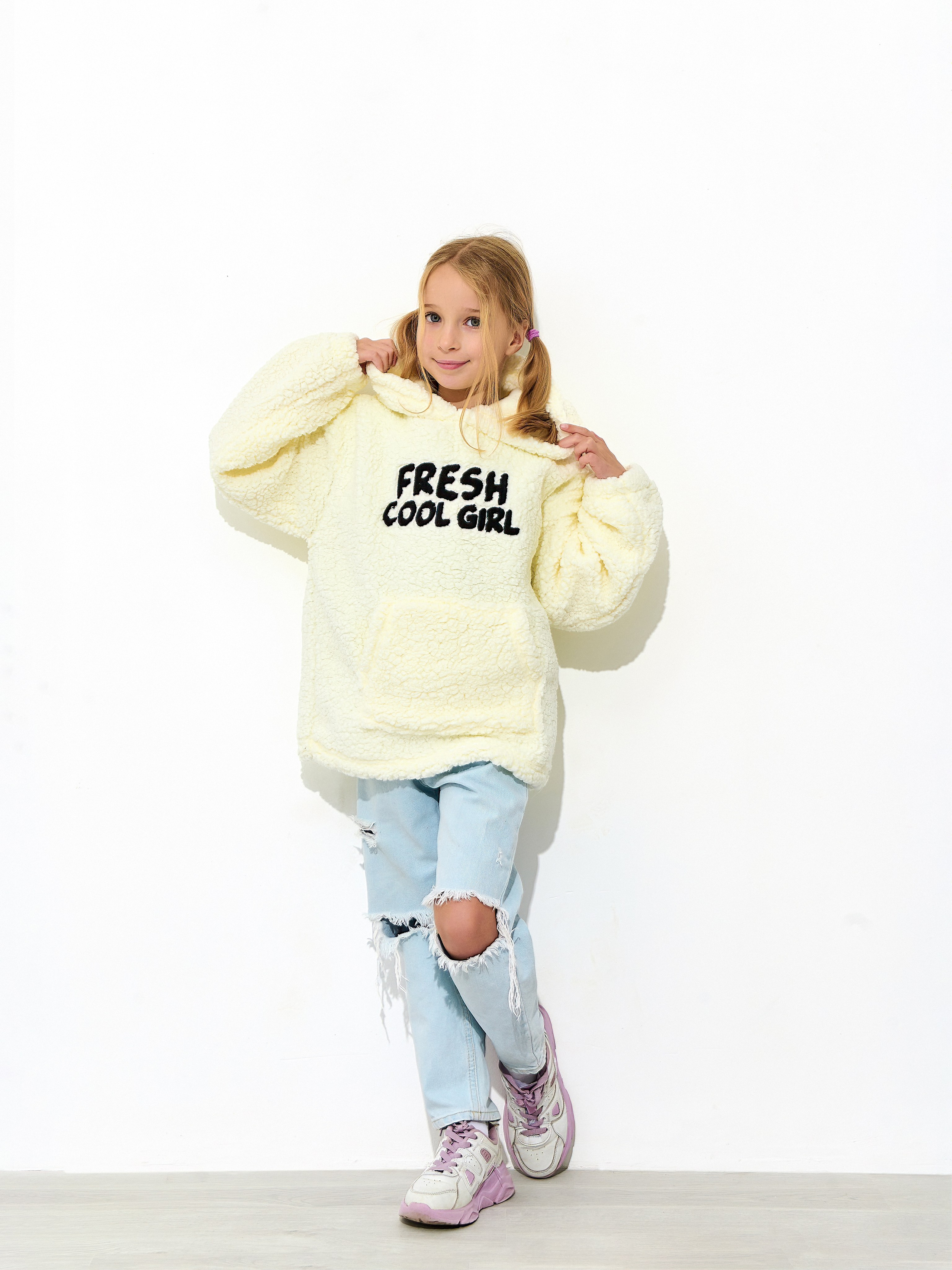 Съемка детских толстовок для маркетплейса. Контент фотограф для бизнеса и маркет-плейсов