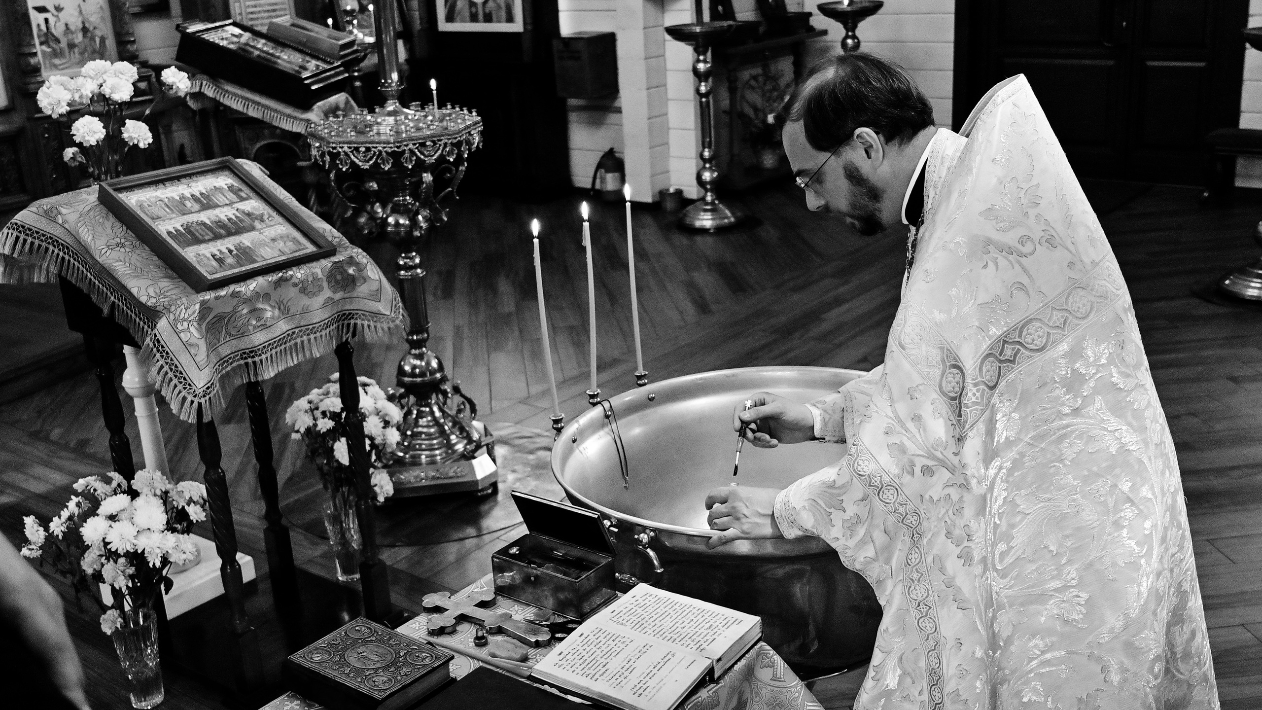 Фотосъёмка крещения в Санкт-Петербурге — Маргарита Иванова, фотограф. Профессиональный фотограф беременности в СПБ. Стильные фотосессии беременности в стиле минимализм и классическая фотография