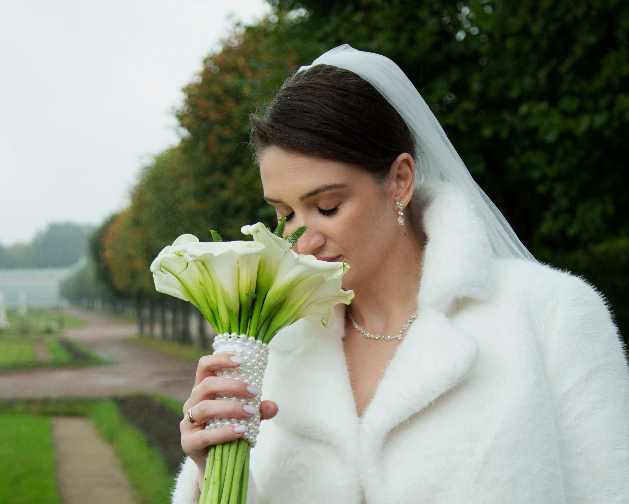 Свадебная фотосессия в усадьбе Кусково Алексея и Юлии. Фотосессия в студии в Москве от профессионального фотографа услуги по доступным ценам
