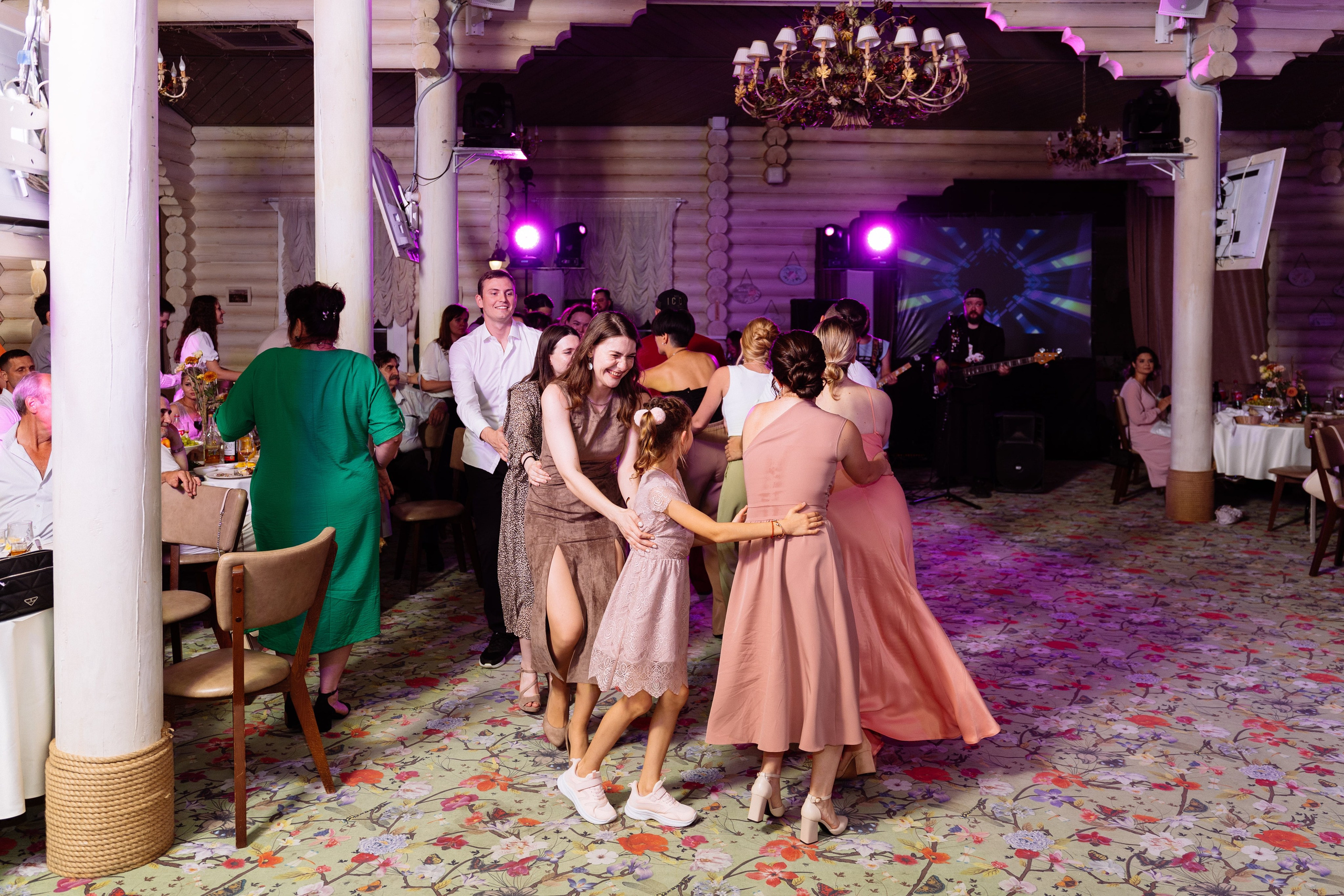 Свадьба Олега и Виктории в клубе «Ближняя дача»