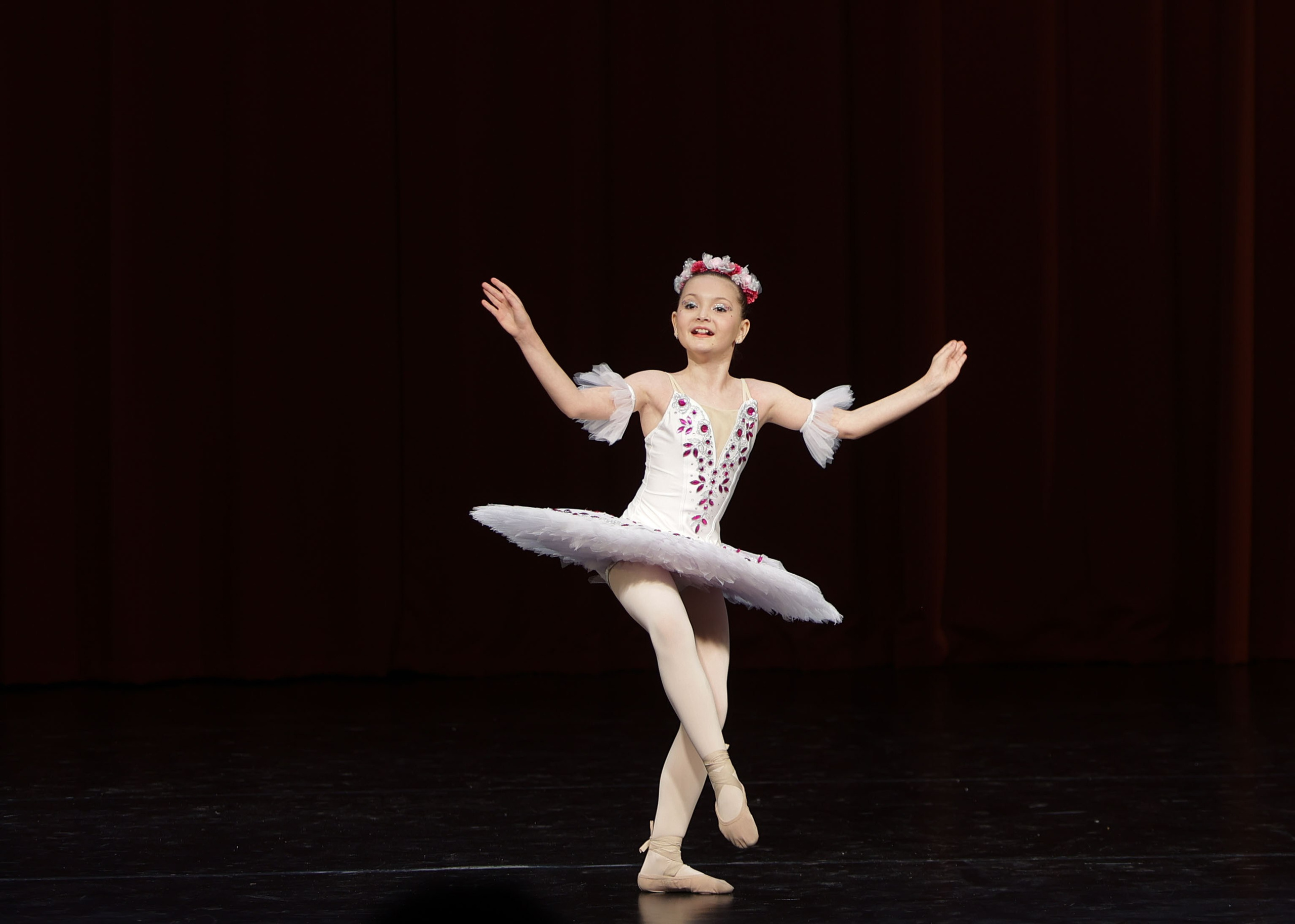 Фестиваль хореографического искусства «КУБОК ЛЕГЕНДЫ — 2025». Выпускные альбомы и школьный фотограф в Подольске, Троицке, Щербинке, Москве и Московской области