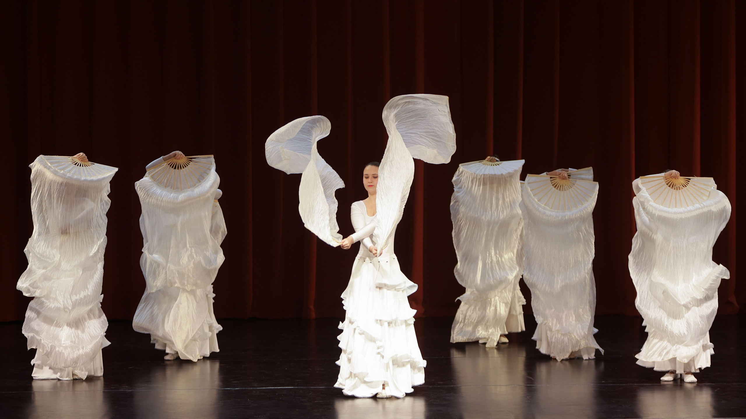 Фестиваль хореографического искусства «КУБОК ЛЕГЕНДЫ — 2025». Выпускные альбомы и школьный фотограф в Подольске, Троицке, Щербинке, Москве и Московской области