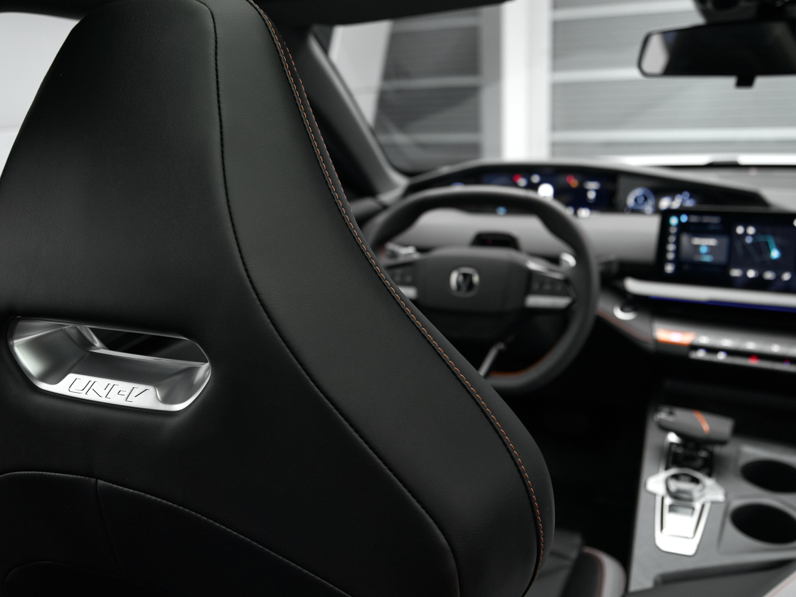 Автомобильный фотограф в Санкт-Петербурге Антон Гумен | Фотосессии авто для автосалонов