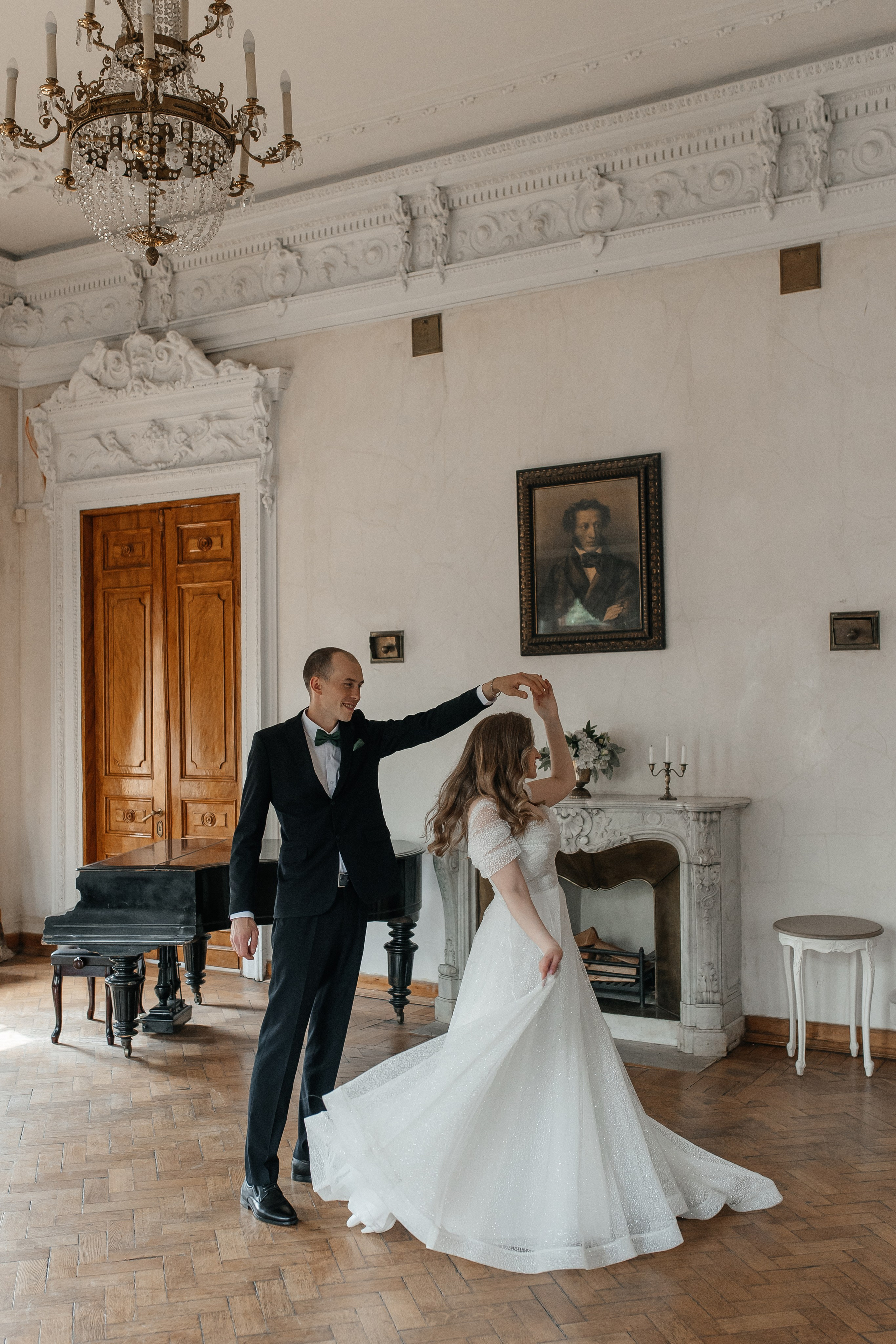 Свадебная фотосессия в библиотеке читальне имени Пушкина