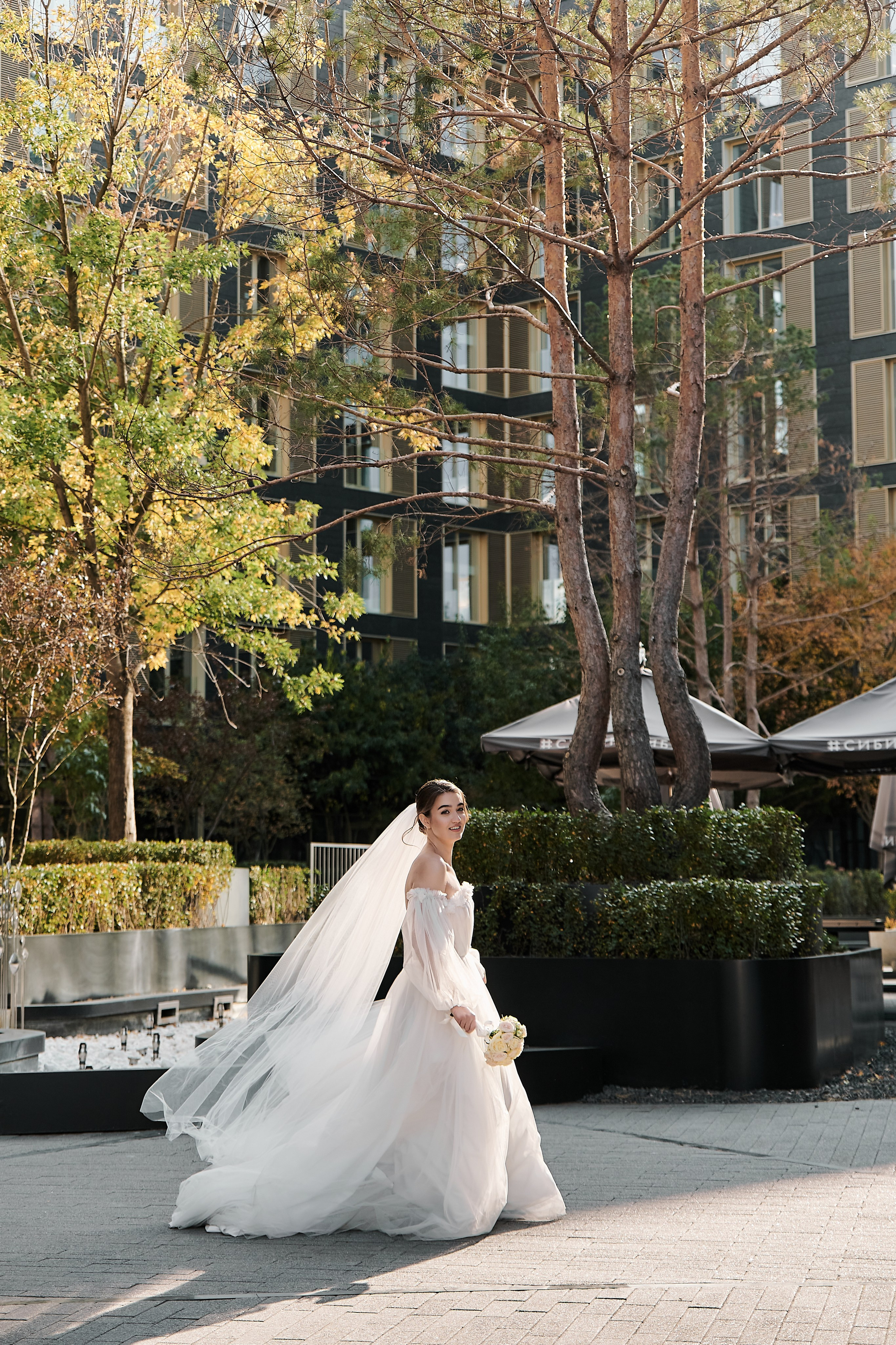Свадебное платье — нюансы. Свадебный и портретный фотограф в Тюмени Женя Черемнова