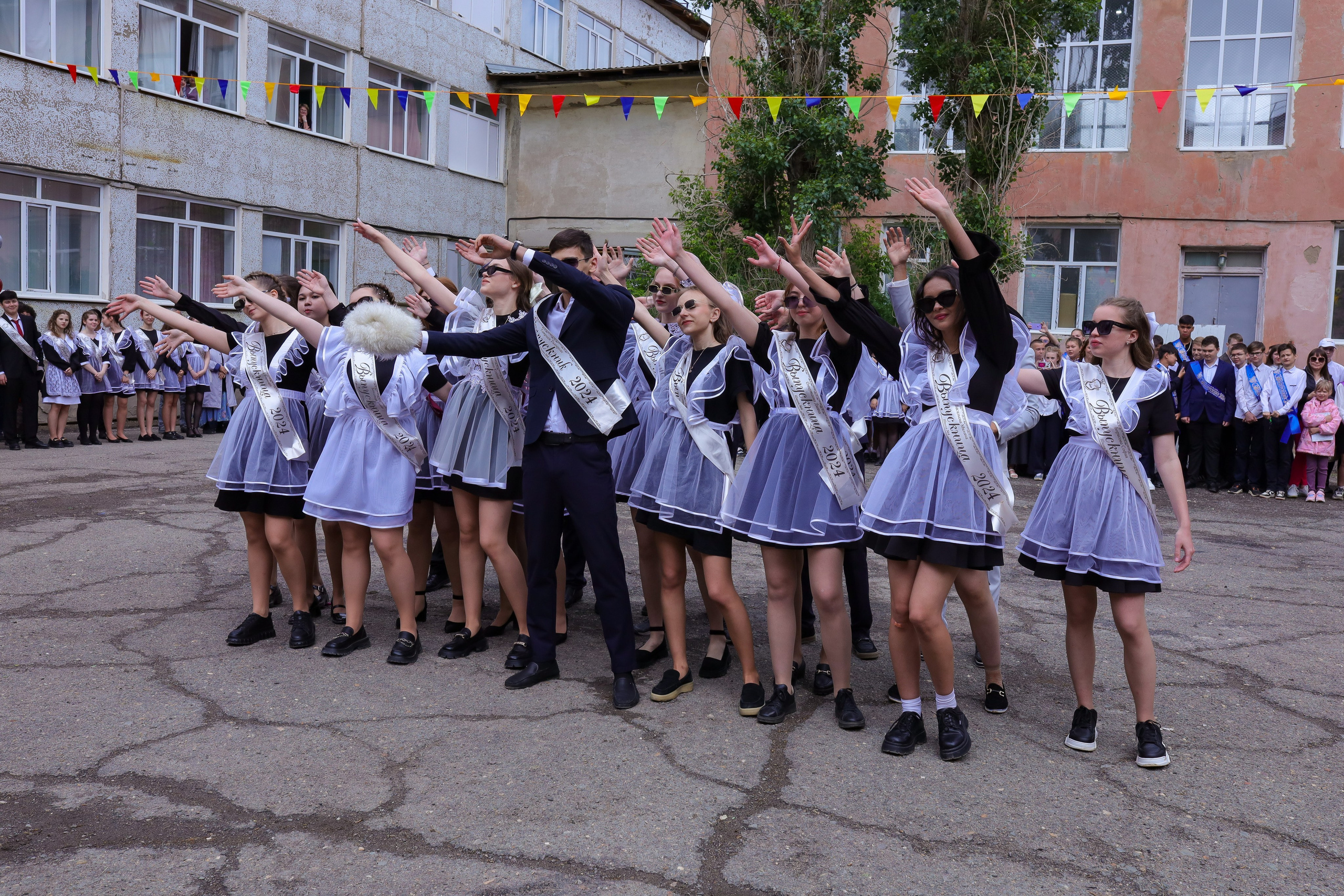 Выпускники. Фотограф в Жезказгане. Графический дизайнер