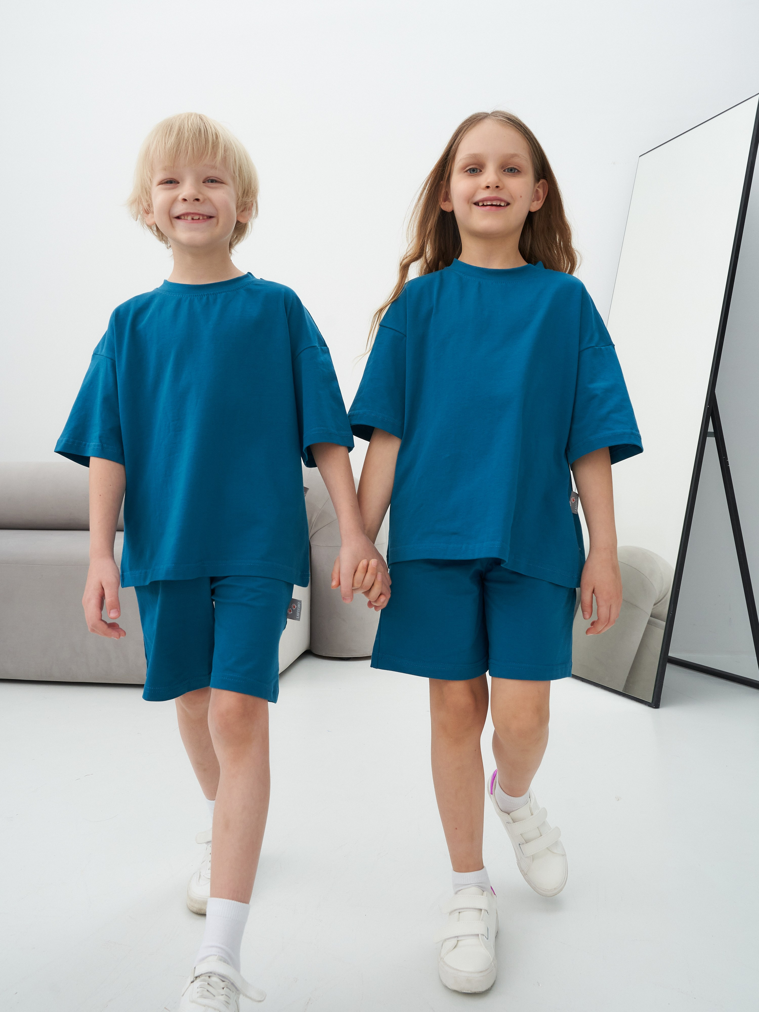 КЕЙС: Съемка для бренда детской одежды на WB. Контент для маркетплейсов и соцсетей. Фото и видео съемка