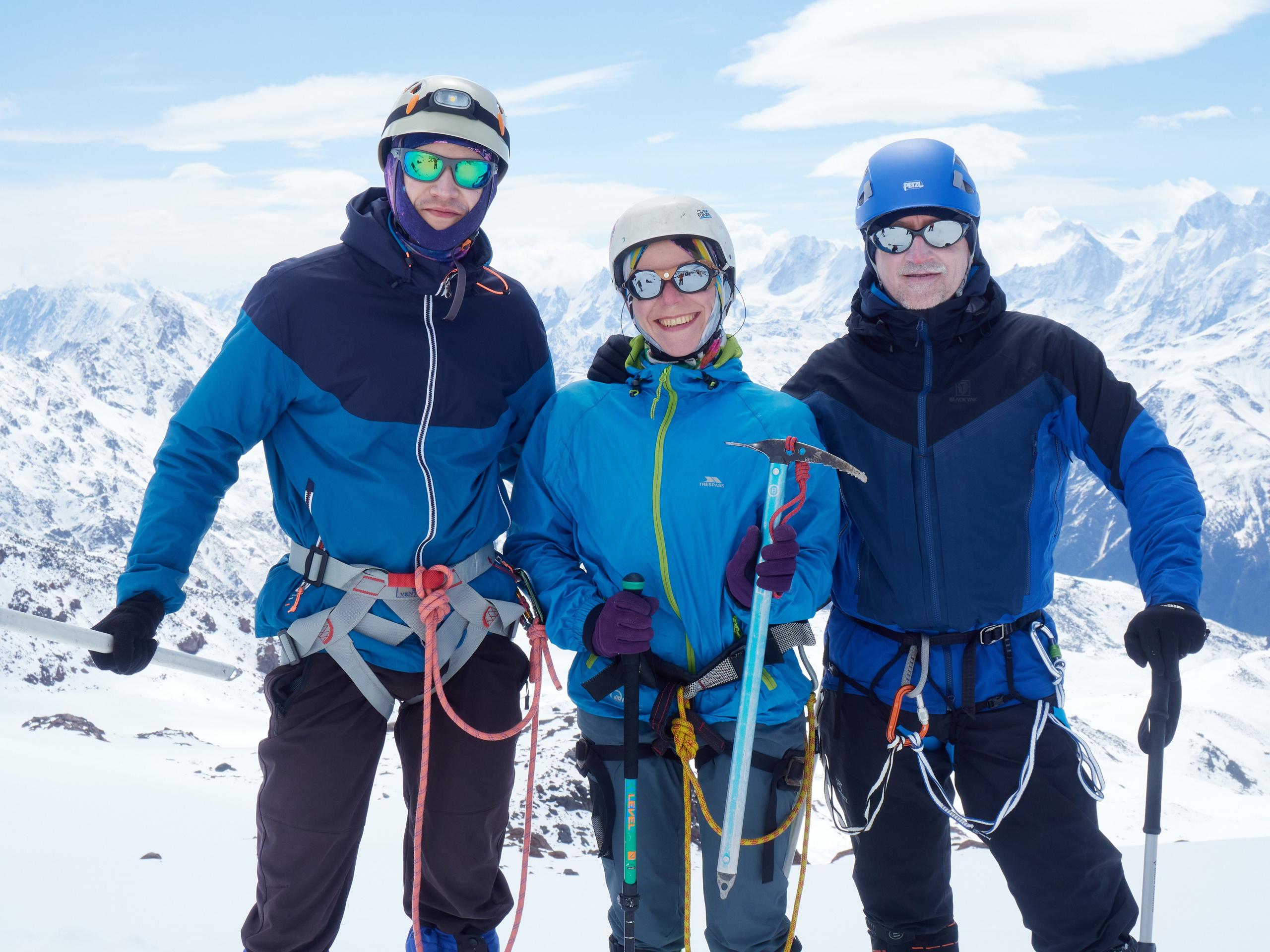 Снежно-ледовые занятия на высоте 3750. Горный, высотный Фотограф на Эльбрусе Георгий