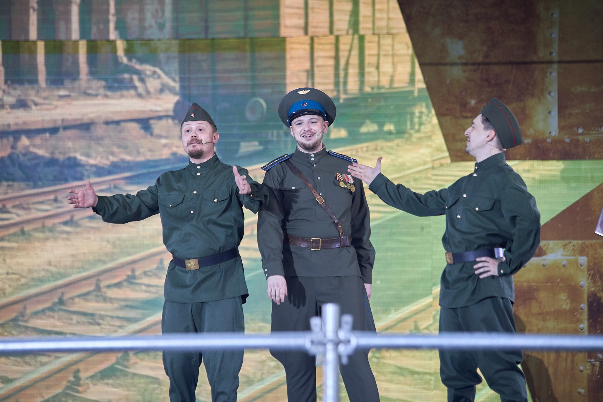 Концерт 9 мая 2025 года на соборной площади. Фотограф Омск | Александр Вандеров