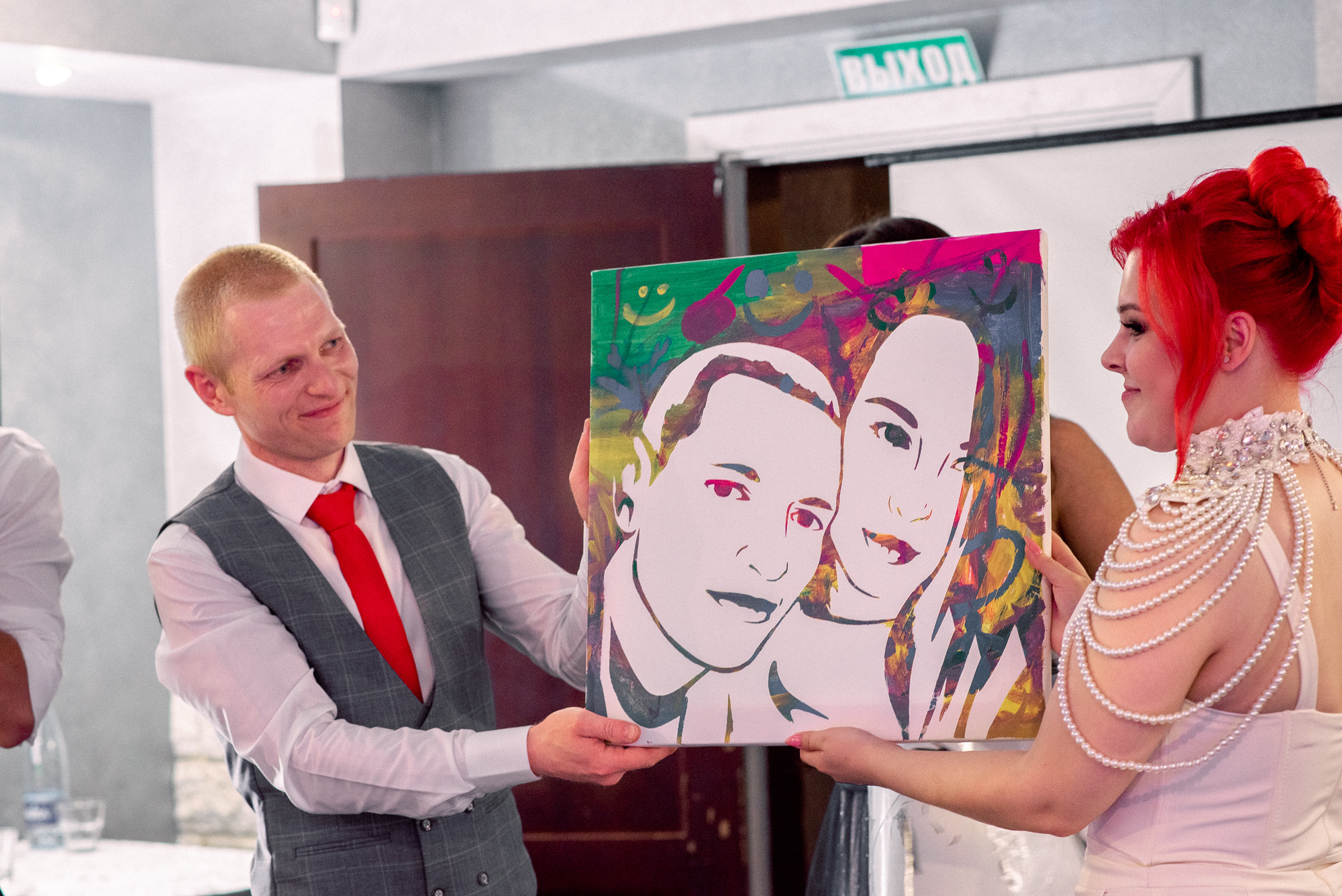 Нежная встреча на вокзале Юлии и Ивана. Свадебный Фотограф Минск || Фото и Видеосъёмка Минск || Другие города