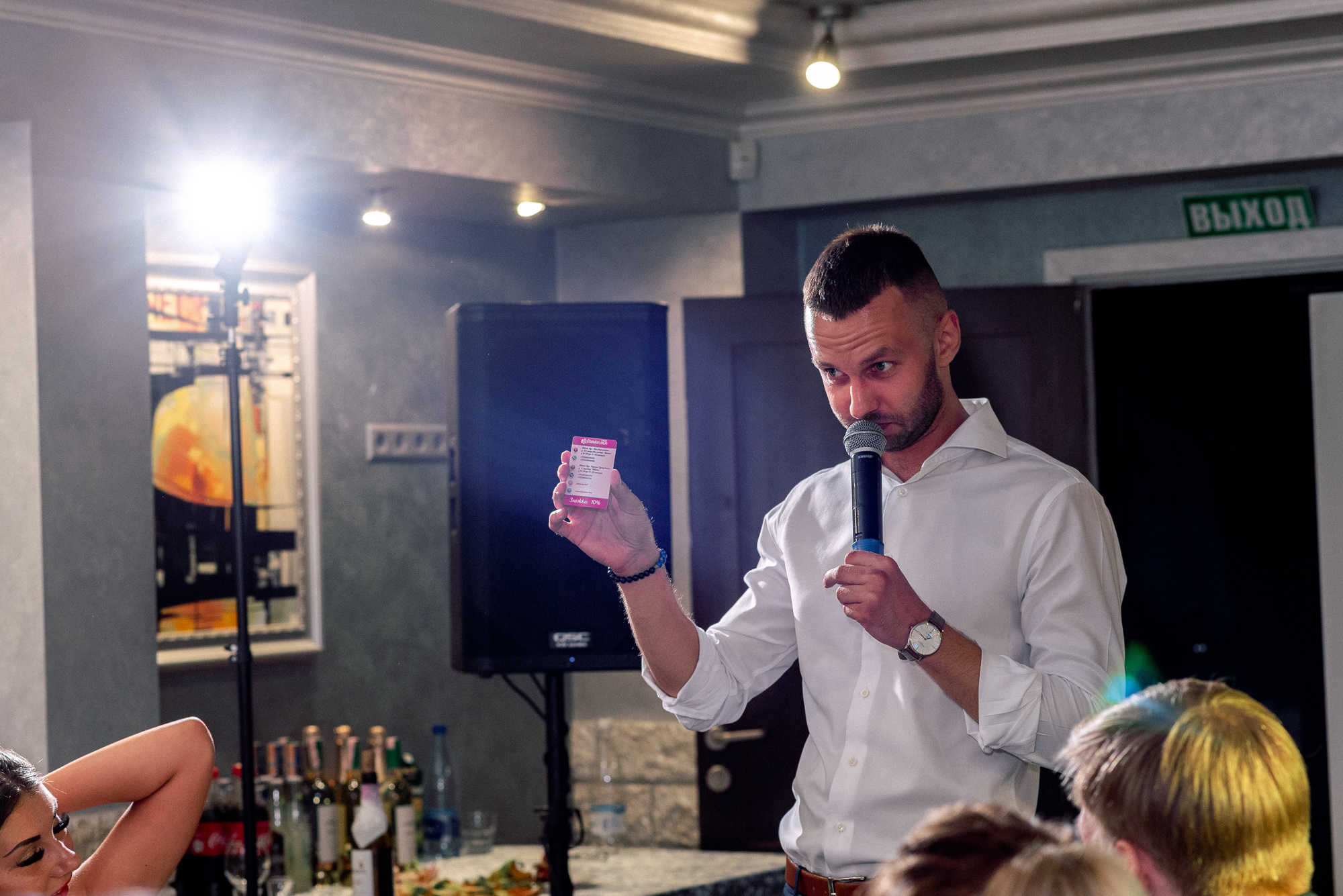 Нежная встреча на вокзале Юлии и Ивана. Свадебный Фотограф Минск || Фото и Видеосъёмка Минск || Другие города