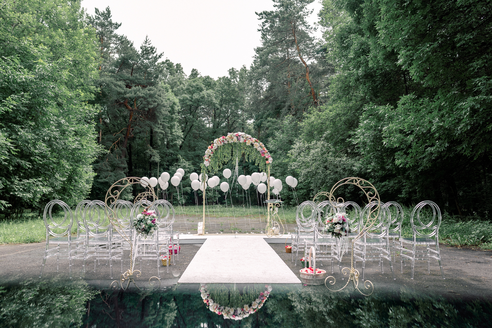 Нежная встреча на вокзале Юлии и Ивана. Свадебный Фотограф Минск || Фото и Видеосъёмка Минск || Другие города