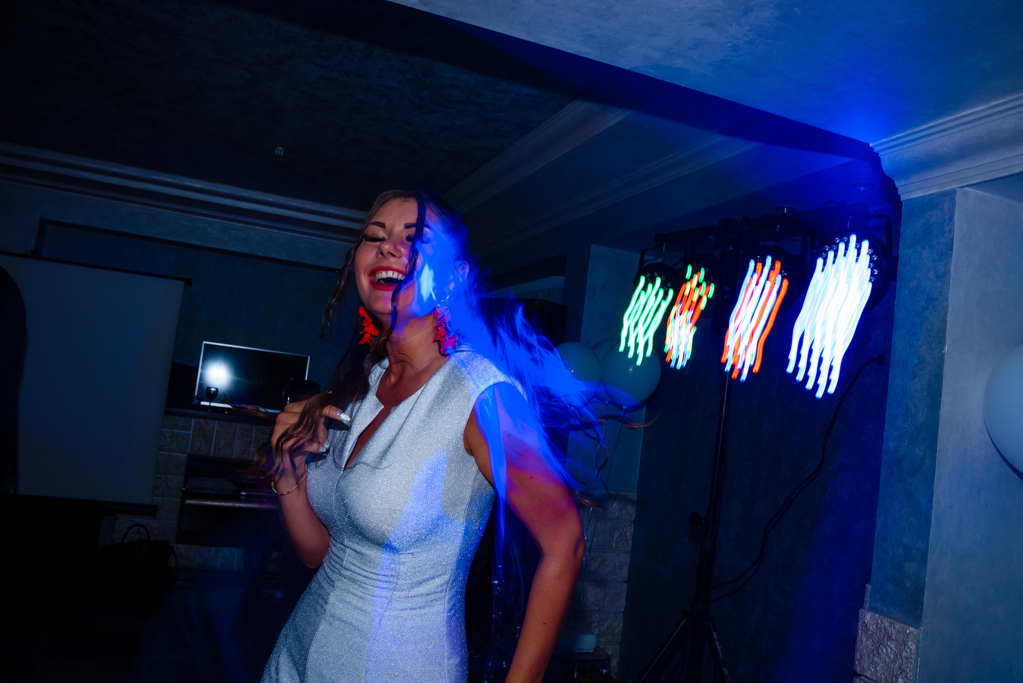 Нежная встреча на вокзале Юлии и Ивана. Свадебный Фотограф Минск || Фото и Видеосъёмка Минск || Другие города