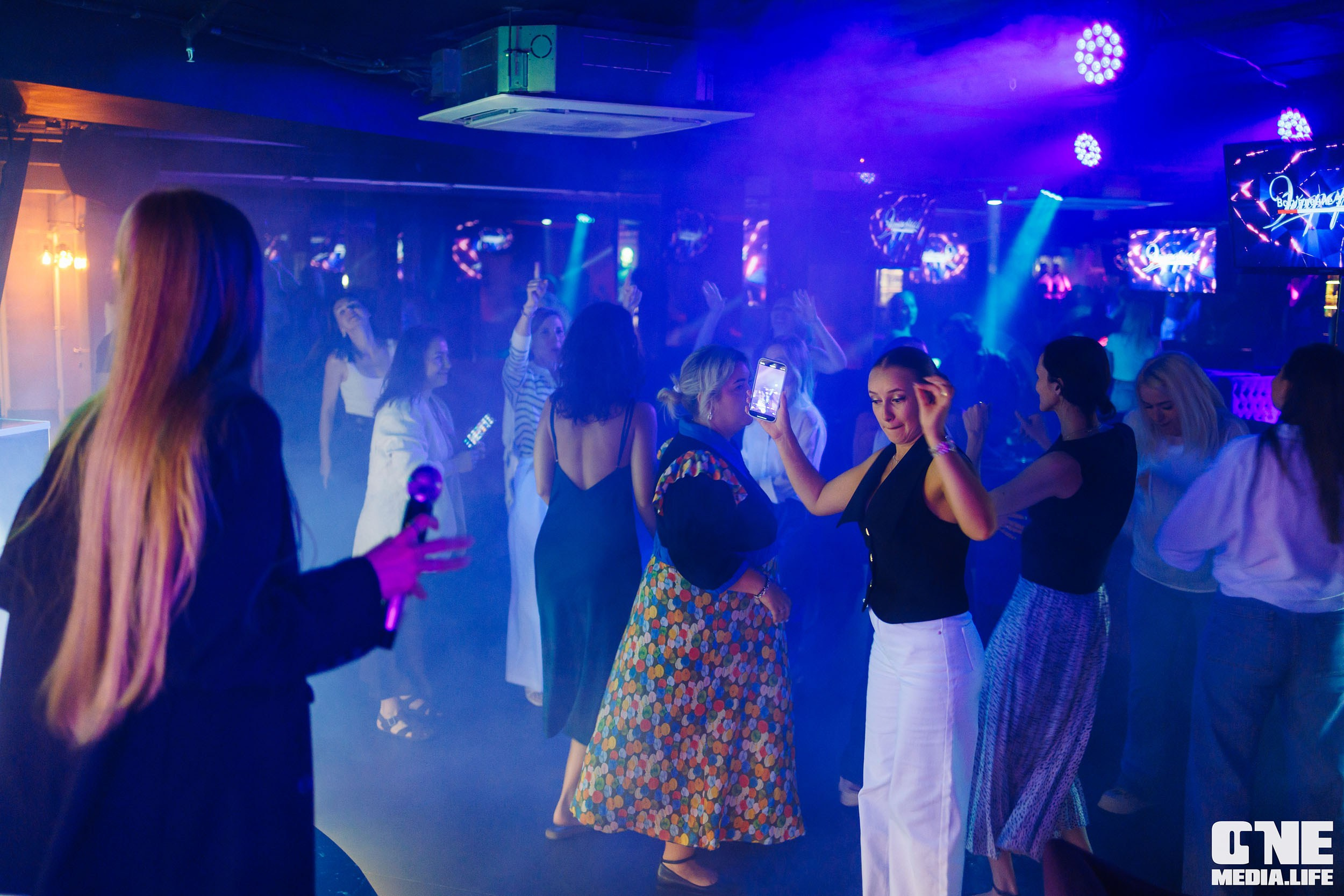 Фоторепортаж из караоке-клуба Эйфория. One Media Life: фоторепортажи, фотоотчеты с мероприятий и заведений