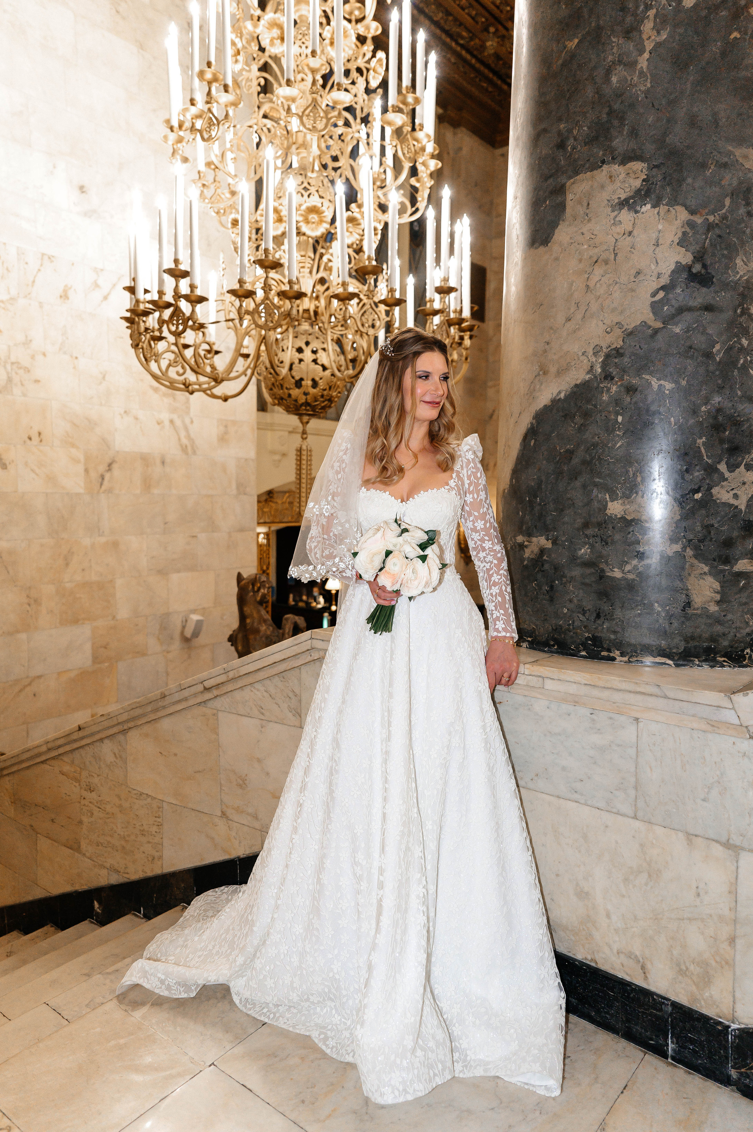 Лучшие отели для свадебного утра в Москве. Свадебный видеограф в Москве Никонова Анна