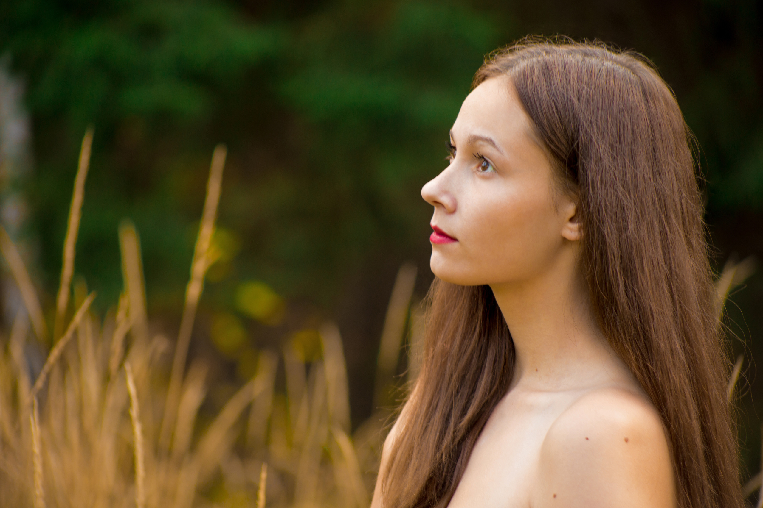 портрет девушки на природе в Перми