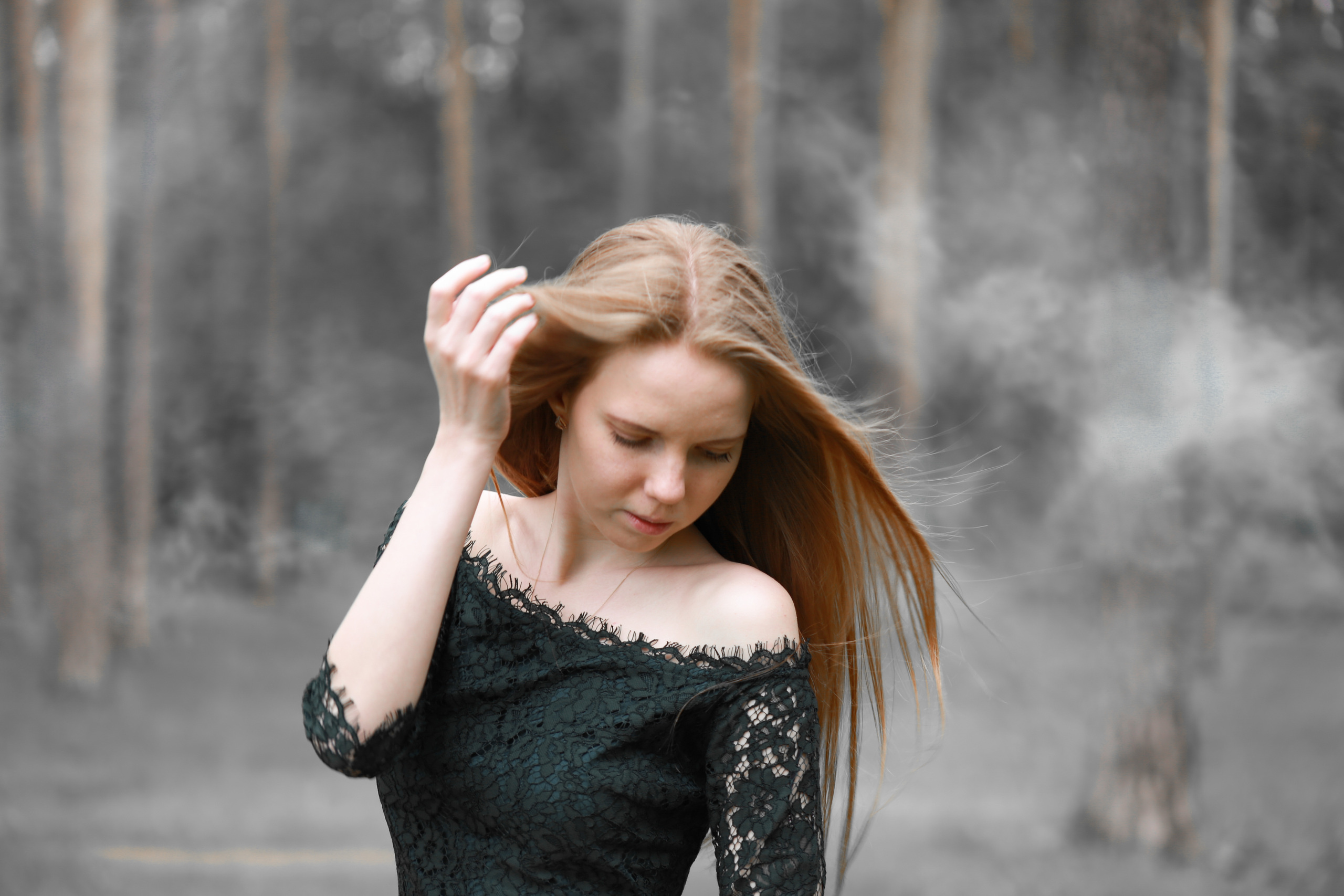 фотосессия девушки на природе в лесу