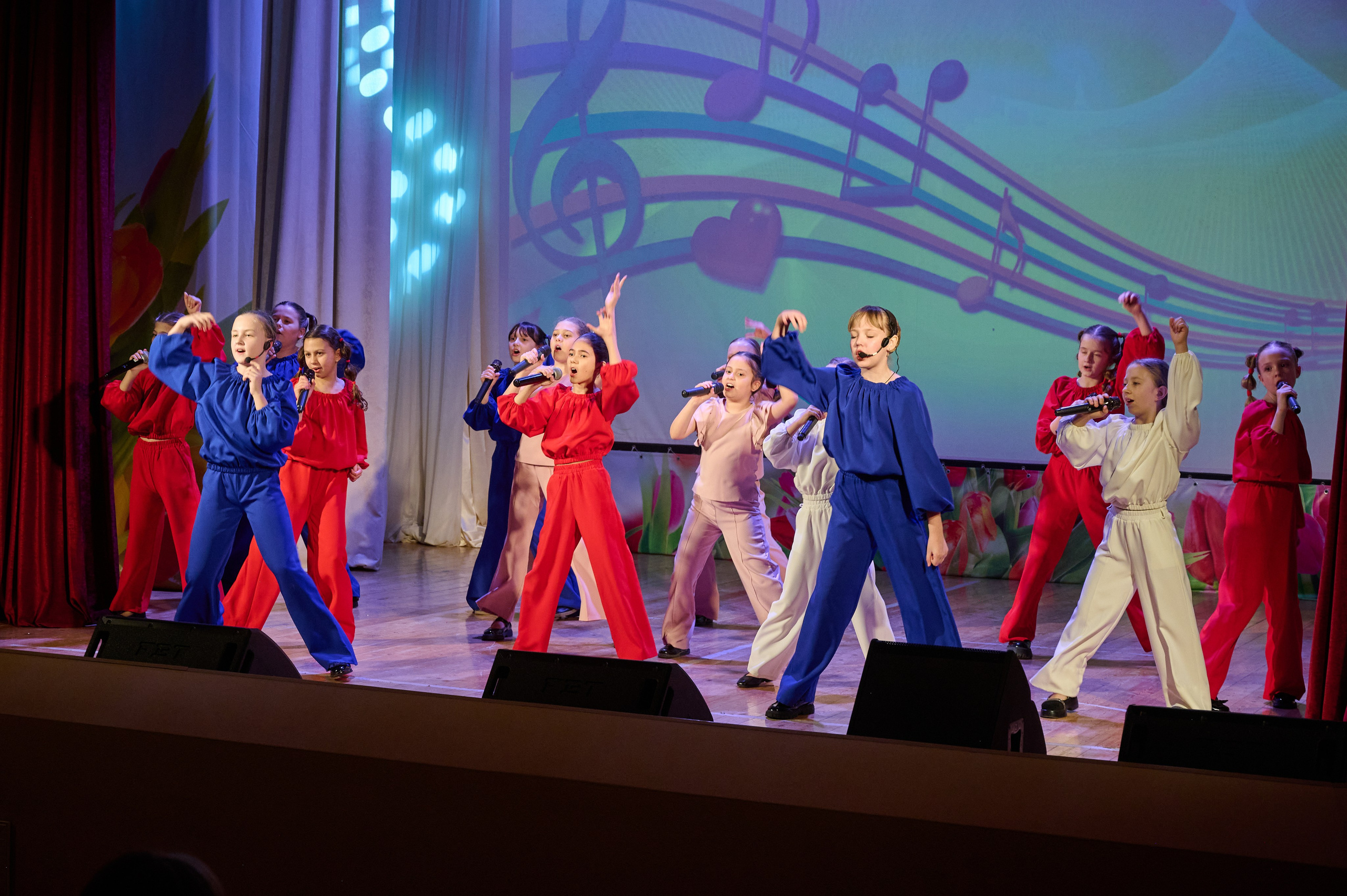 8 марта ДК Кабардинка. Жизнь курорта Кабардинка в фотографиях