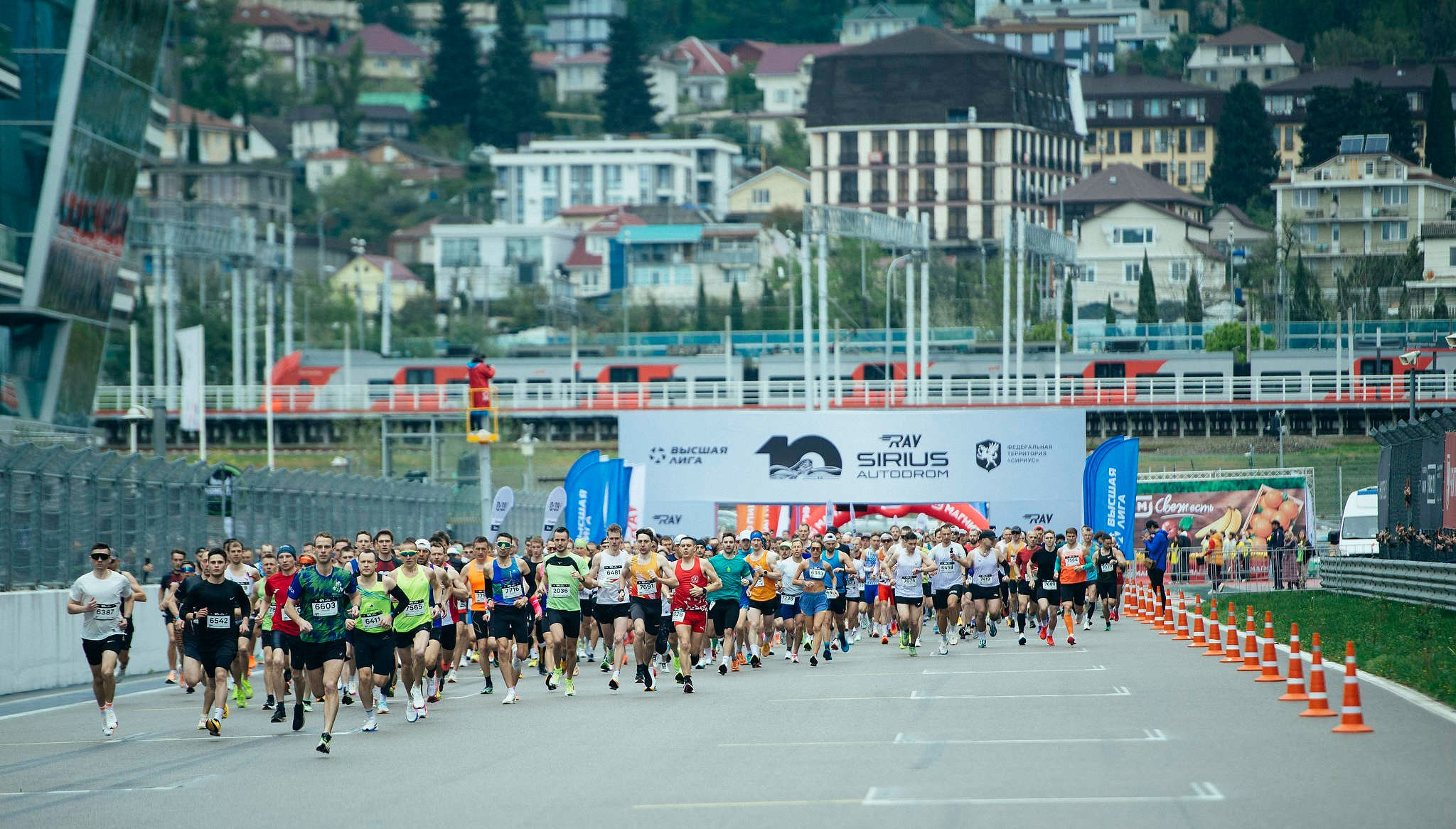 Съемка забега и марафона на RAY Сириус Автодром 2025. Фотограф Михаил Мордасов, Сочи. Мероприятия, портреты, спорт, репортаж