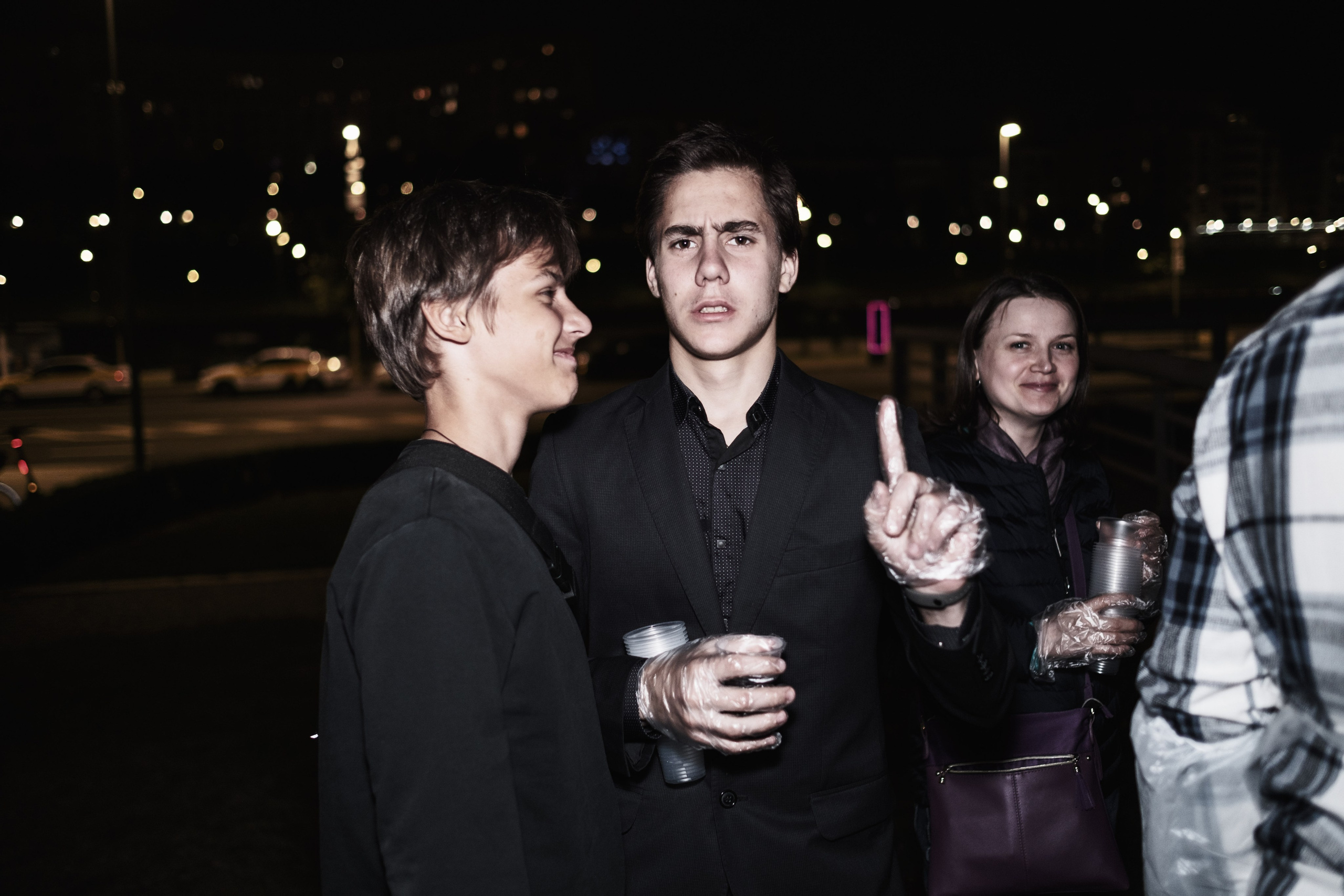 Готовка для бездомных и кормление их в Москве. Фотограф в Москве Максим Скоробогатов