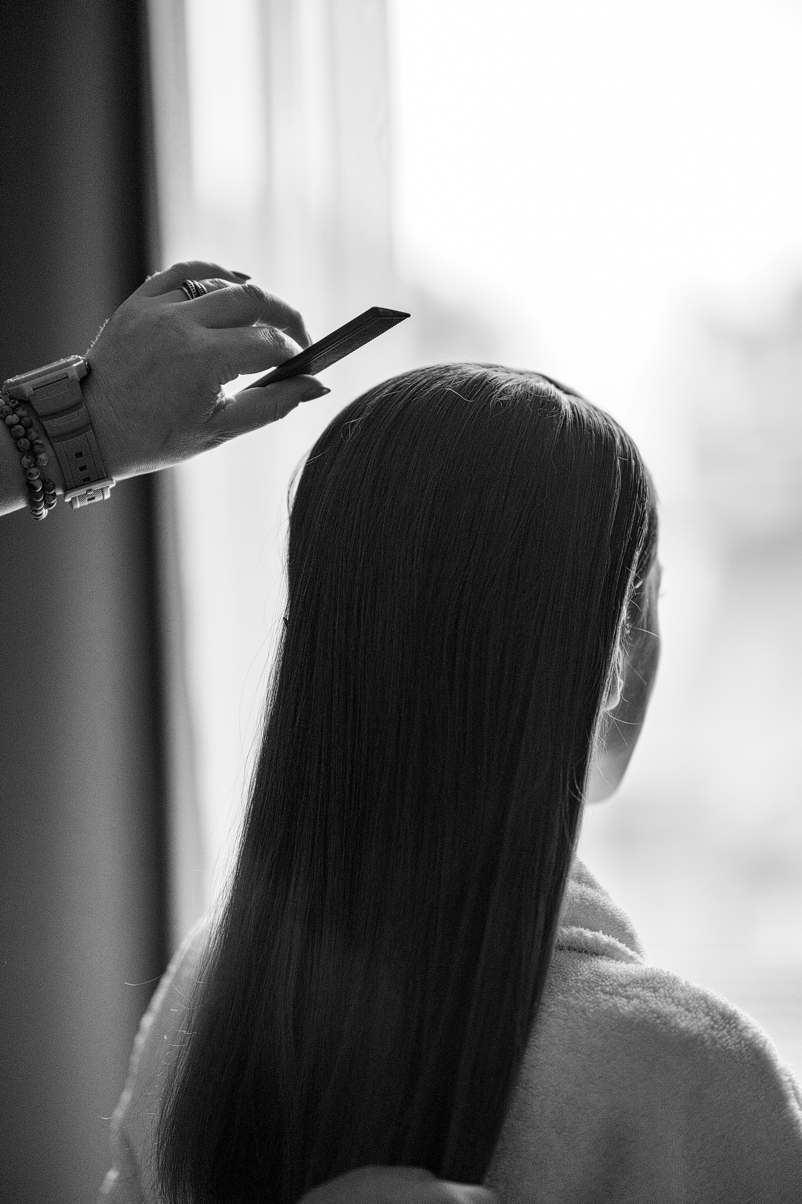 Свадебный стилист за работой.