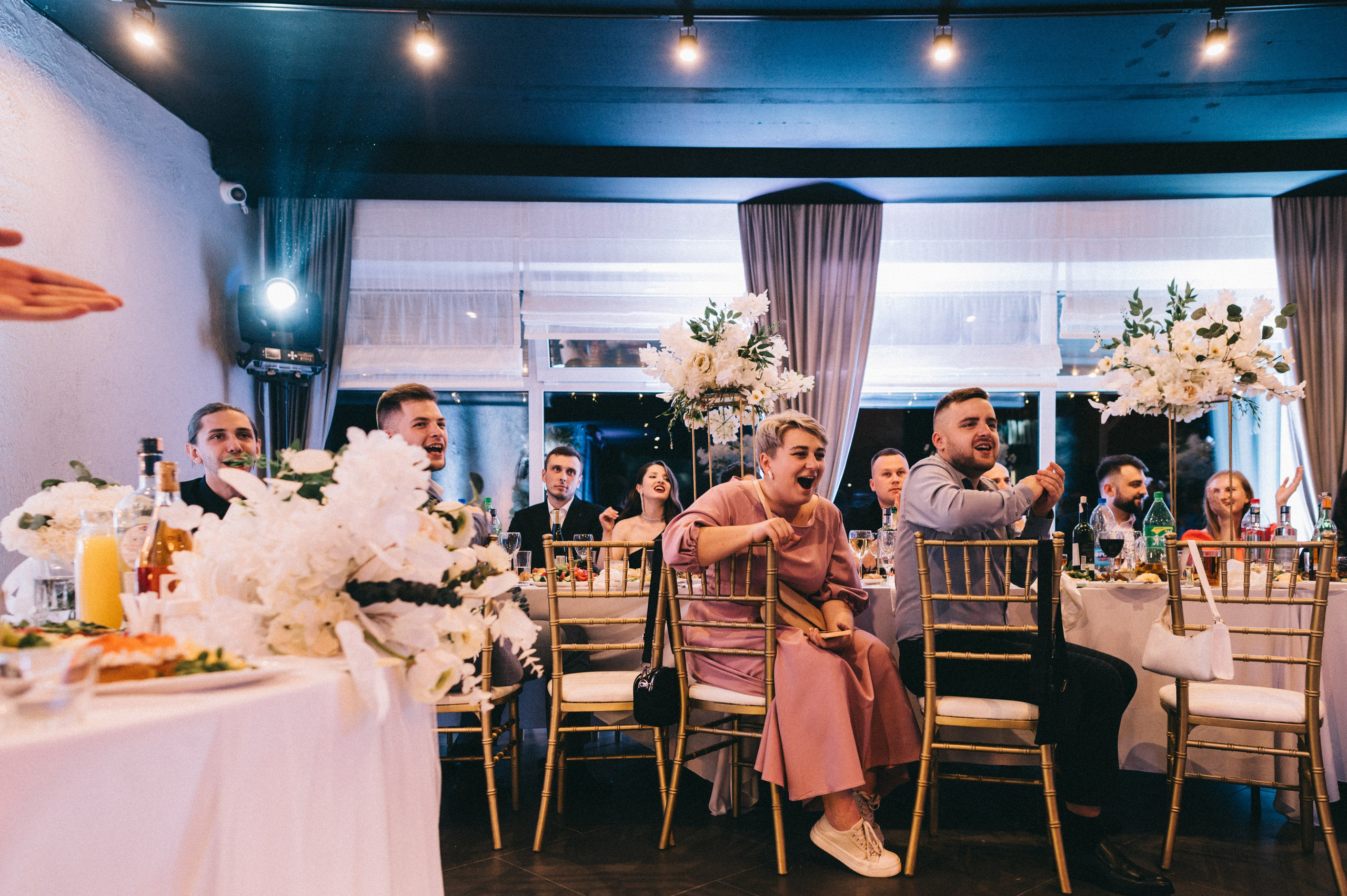 Фото гостей на свадьбы во время конкурса