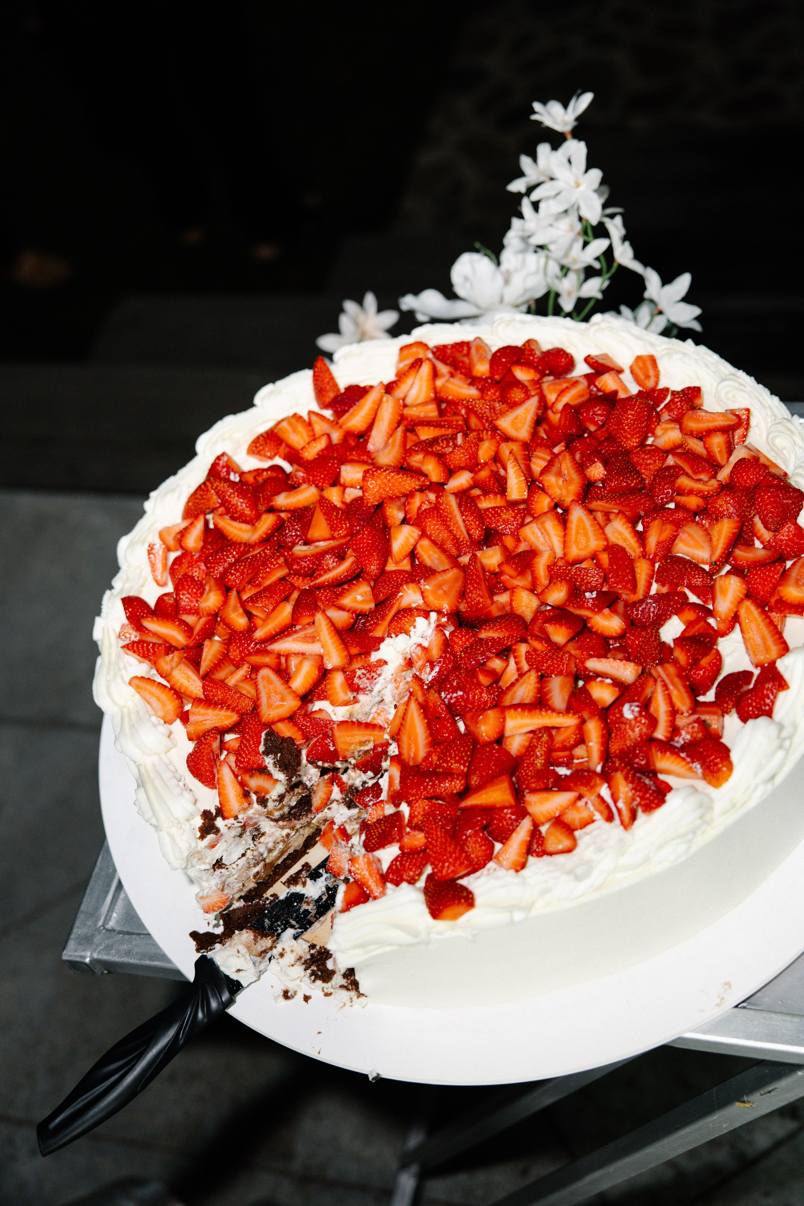 Я создаю профессиональные фотографии, которые сохраняют эмоции, детали и атмосферу вашего праздника. Свадебный фотограф во Владивостоке