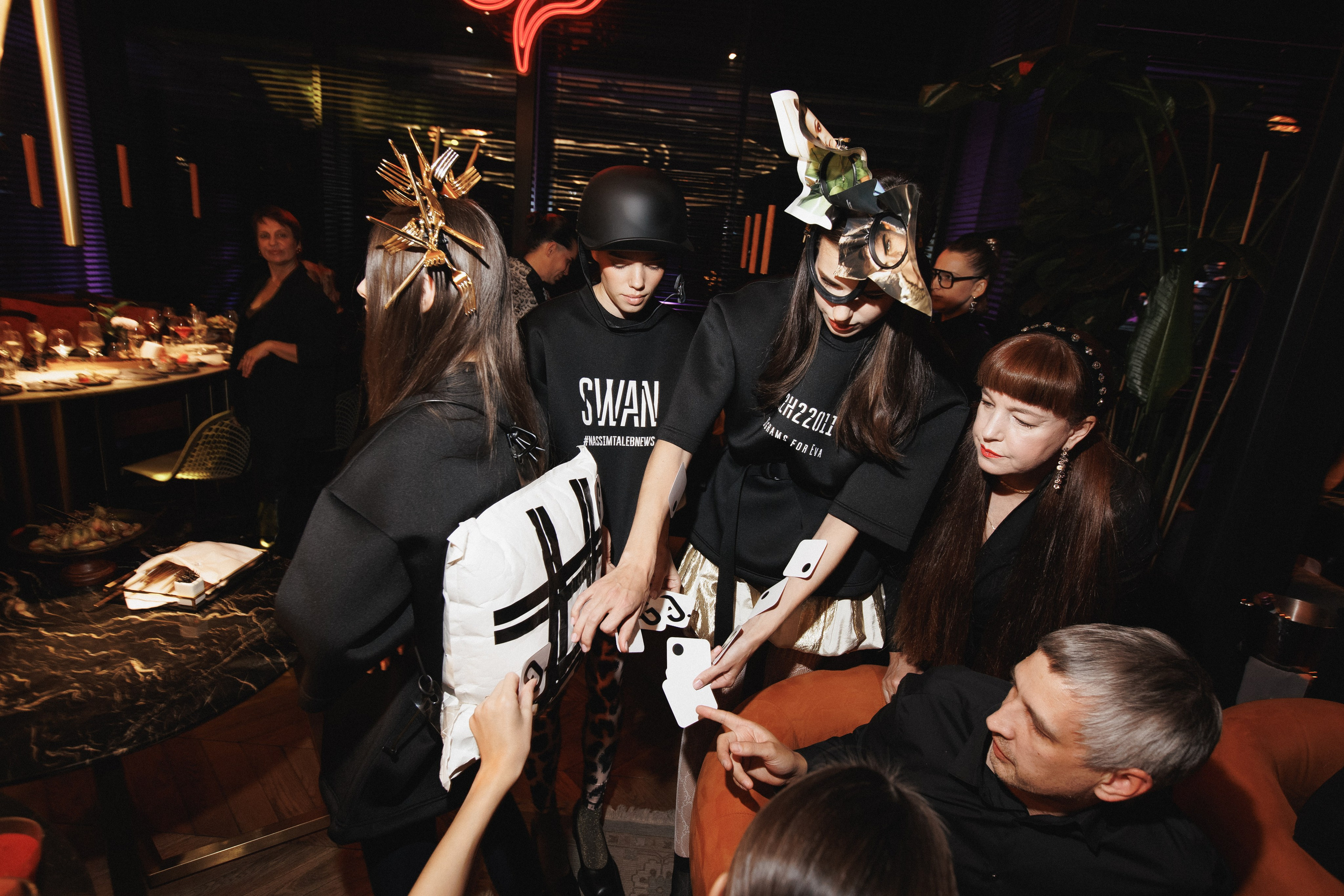 B.DAY PARTY ЖУРНАЛА •G. СВОИ. ФОТООТЧЕТЫ-СОБЫТИЯ-МЕСТА