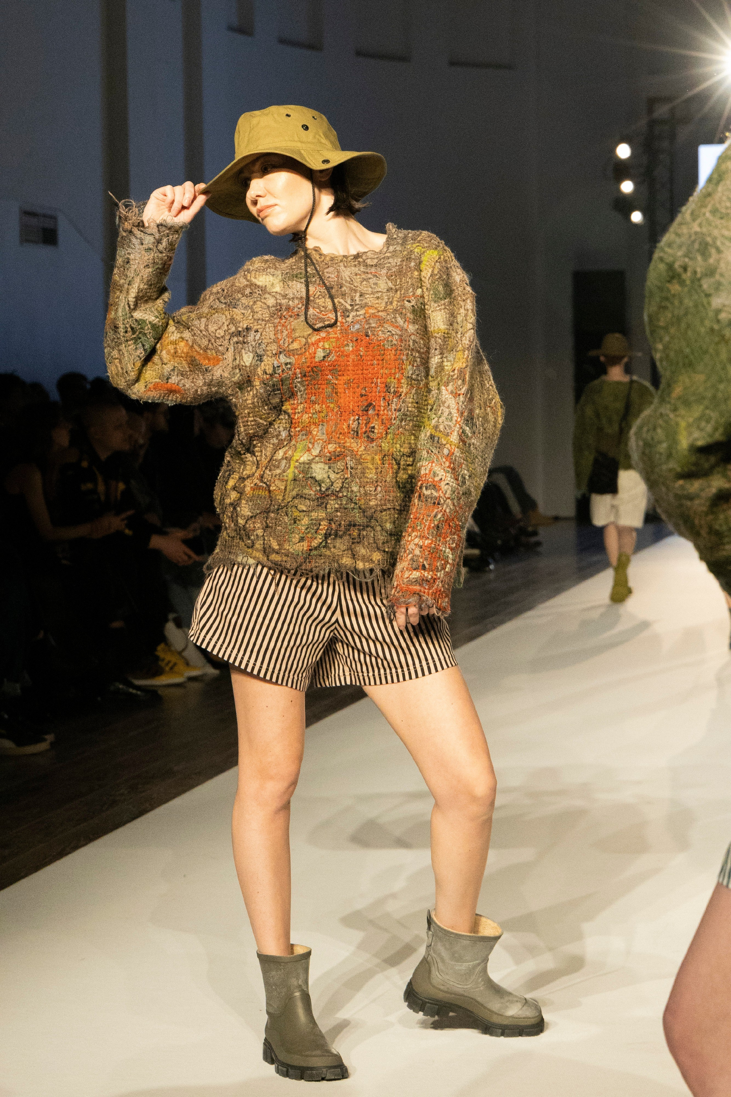 ДЛТ Собака.ru показ победителей конкурса «Новые имена в моде 2025». FOTOFAQ SKOOL г. Санкт-Петербург: очные, дистанционные и онлайн курсы фотографии