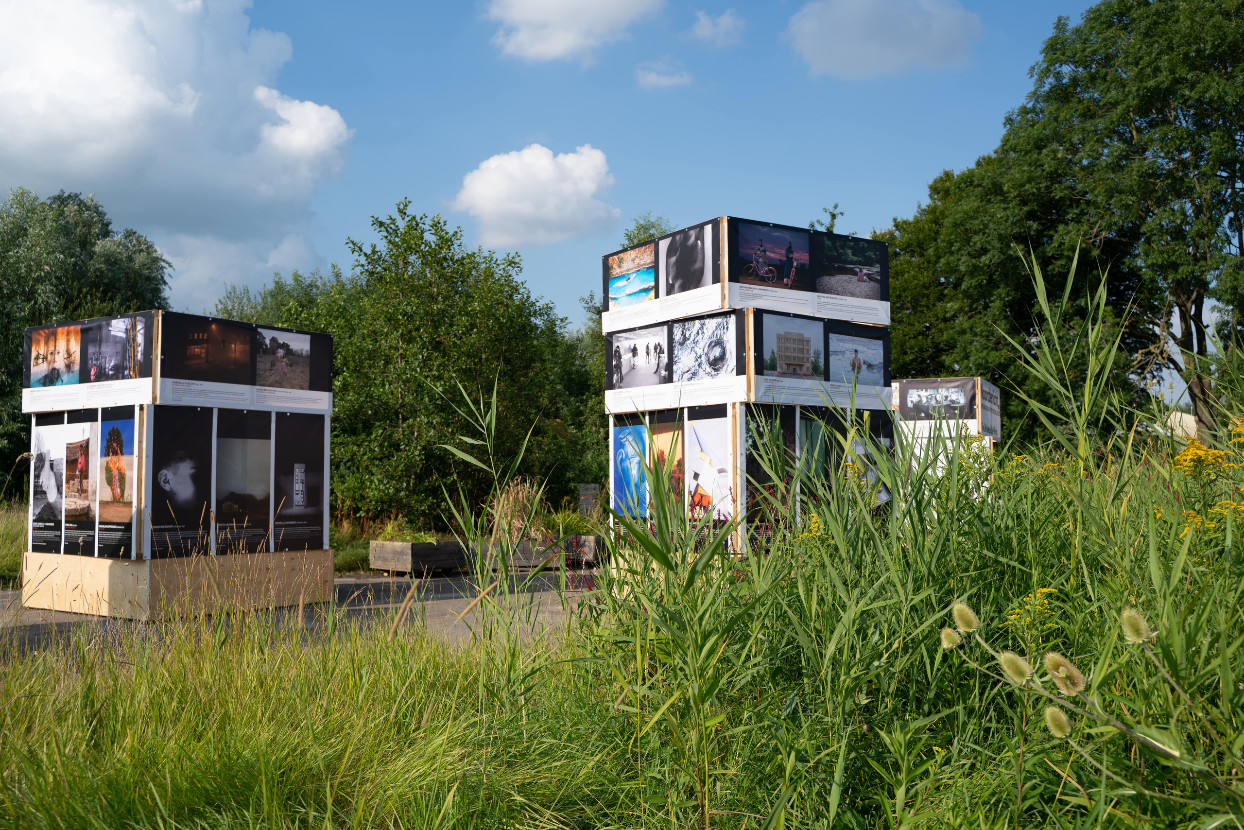 Веселый поселок (2021). Междисциплинарный художник и режиссер София Меликова