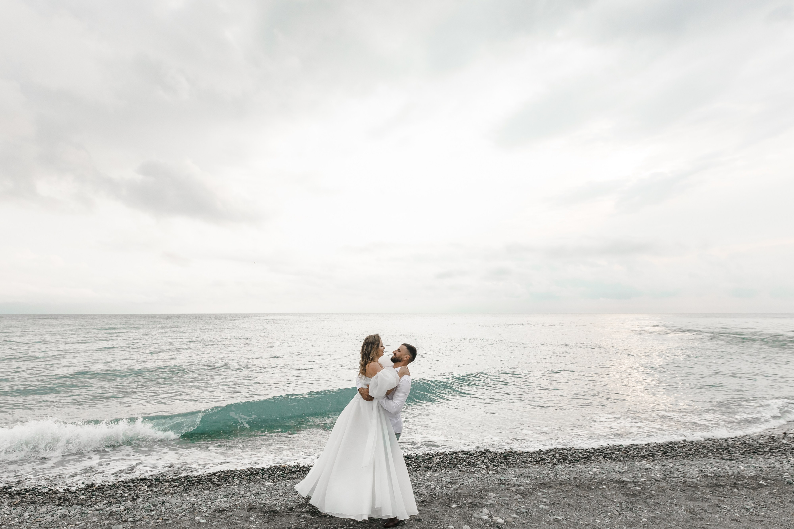 Фотограф Адлер. Идеальная фотосессия на фоне моря. Свадебный фотограф в Абхазии, Сухум, Гагра, Сочи