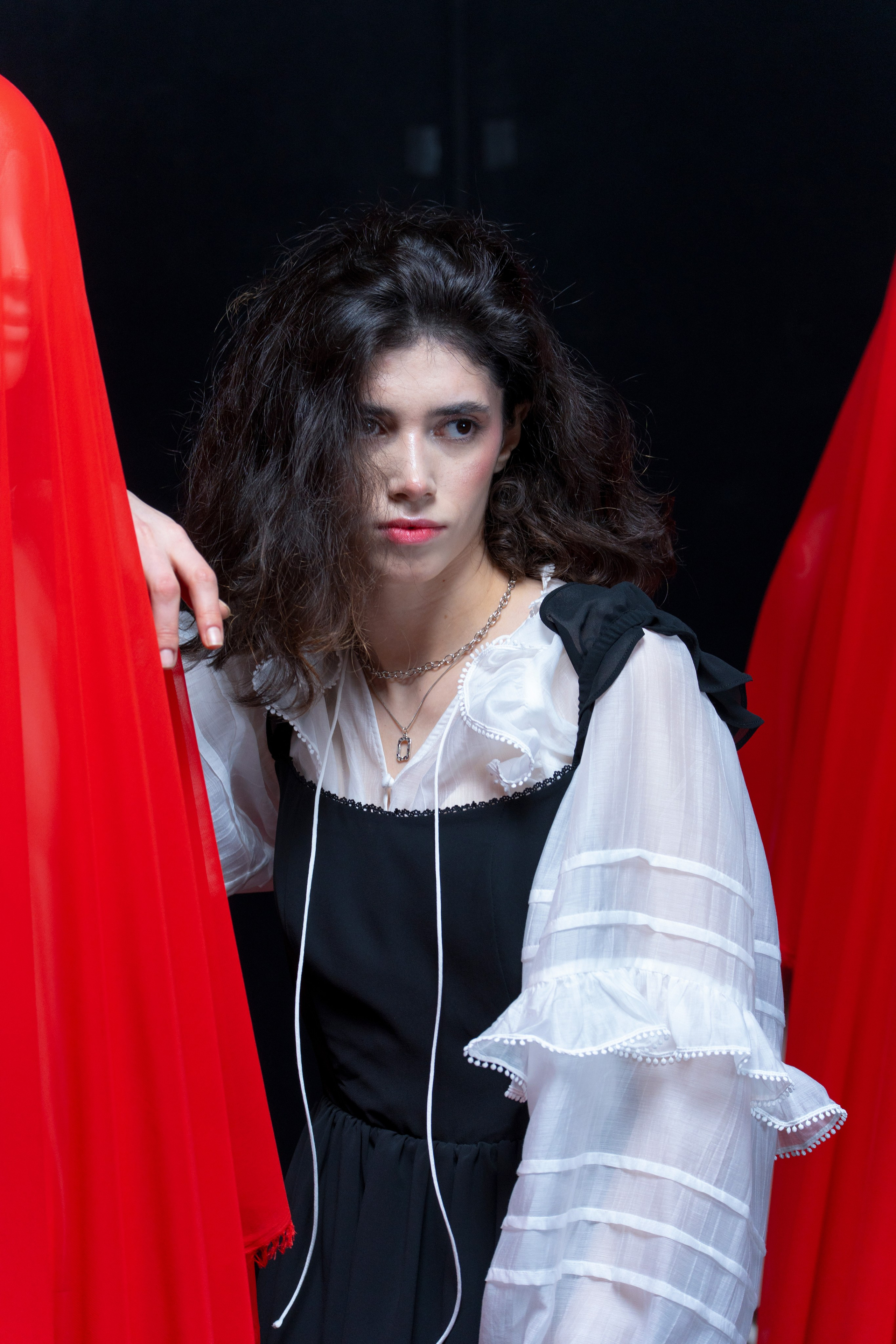 Портретная фотосессияСемейная фотосессияДетская фотосессияЛюбовная/Love-story фотосессияСвадебная фотосессияФотосессия для помолвкиПрофессиональный/деловой портретРекламная/коммерческая фотосессияФотосессия продукции (товары)Фотосессия моды (fashion)Бьюти-съемка (красота, макро-детали лица)Фотосессия lifestyle (повседневная жизнь, атмосфера)Фотосессия в полёте/авиационная (иногда отдельно как аэросъемка)Пейзажная/ландшафтная фотосессияАрхитектурная фотосессияАнфас/студийная фотосессияНю-фотосессия (с оговорками об этике и согласии)Фотосессия для артистов/музыкантовФотосессия для блогеров и инфлюенсеровФотосессия в стиле ретро/винтажЭко- и концептуальная съемка (арт-иллюстративная)Фотосессия для мероприятий (часто как репортажная)Aerial/дрон-съемка (в сочетании с портретной или пейзажной частью)Инфографическая/презентационная фотосессия (для презентаций и каталогов)