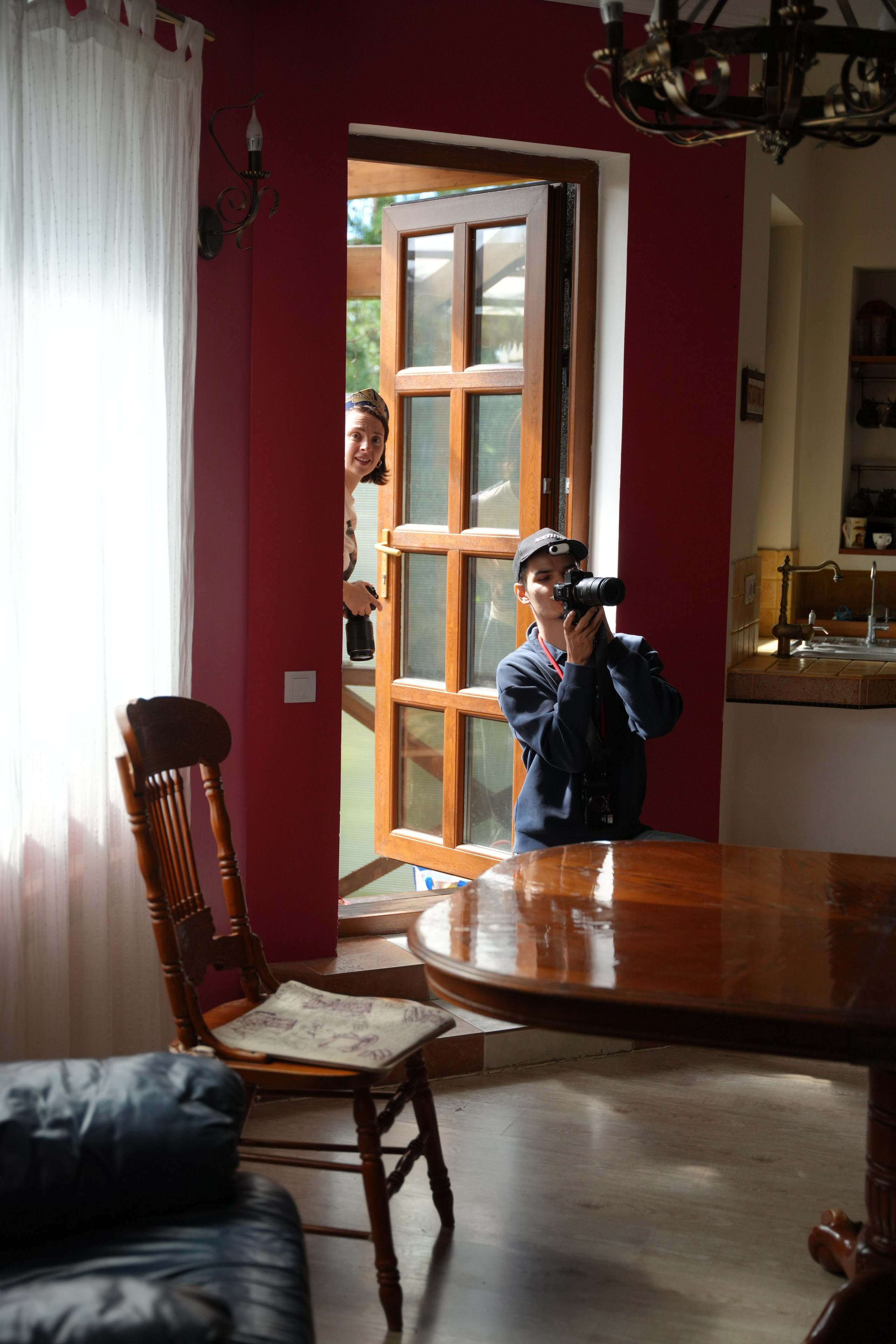 #backstage со съёмок команды в загородном доме. Портретный фотограф в Санкт-Петербурге Дмитриева Наталия