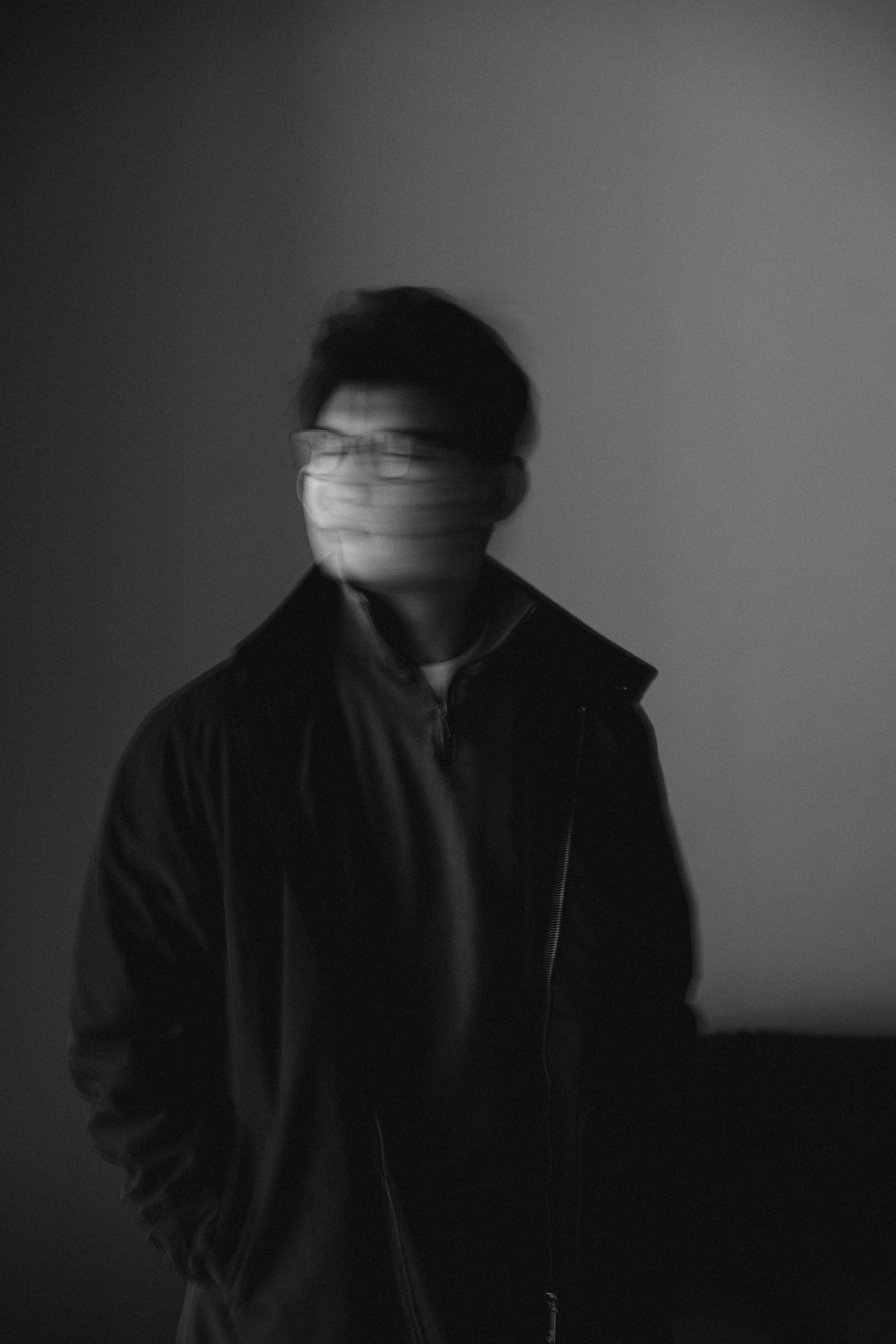 Прайс. Даниил Фреймон — первый мужской фотограф в городе Алматы