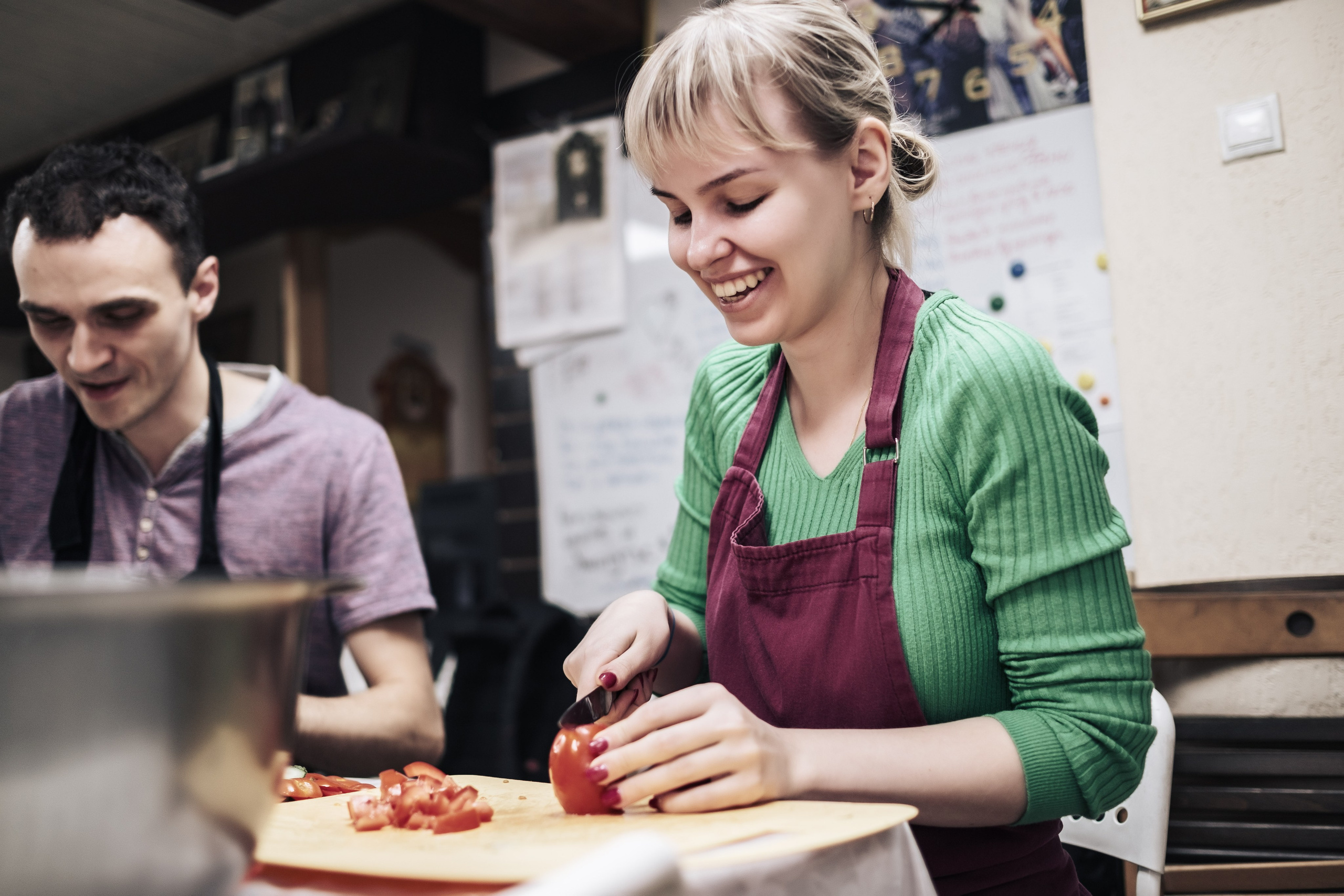 Готовка для бездомных и кормление их в Москве. Фотограф в Москве Максим Скоробогатов