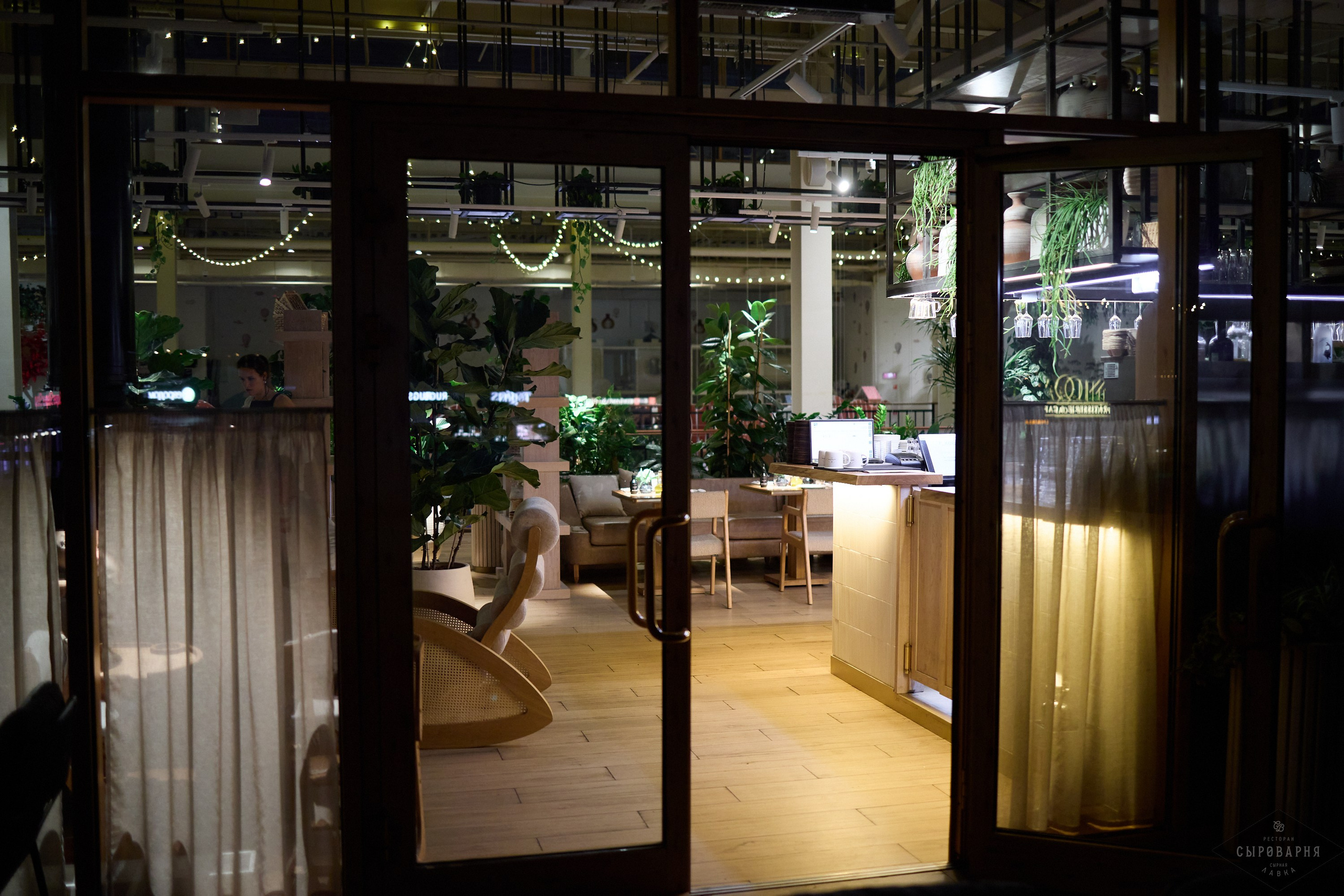 День рождения Алены в Сыроварне. Фотографъ Сергѣевъ. Поймать мгновеніе