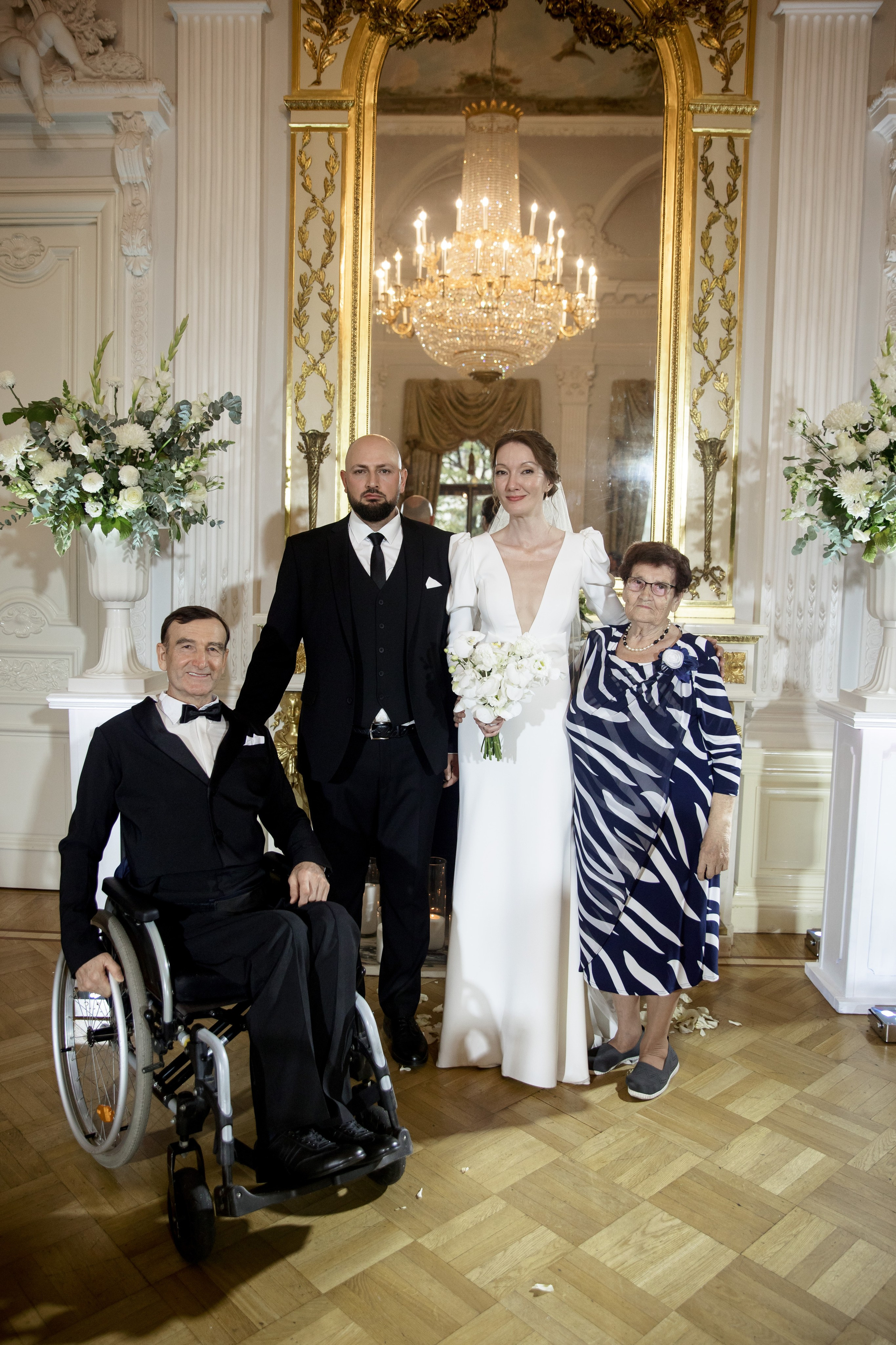 Свадебная фотосессия во Дворце Нарышкиных-Трубецких. Свадебный фотограф в Санкт-Петербурге Никита Кузякин