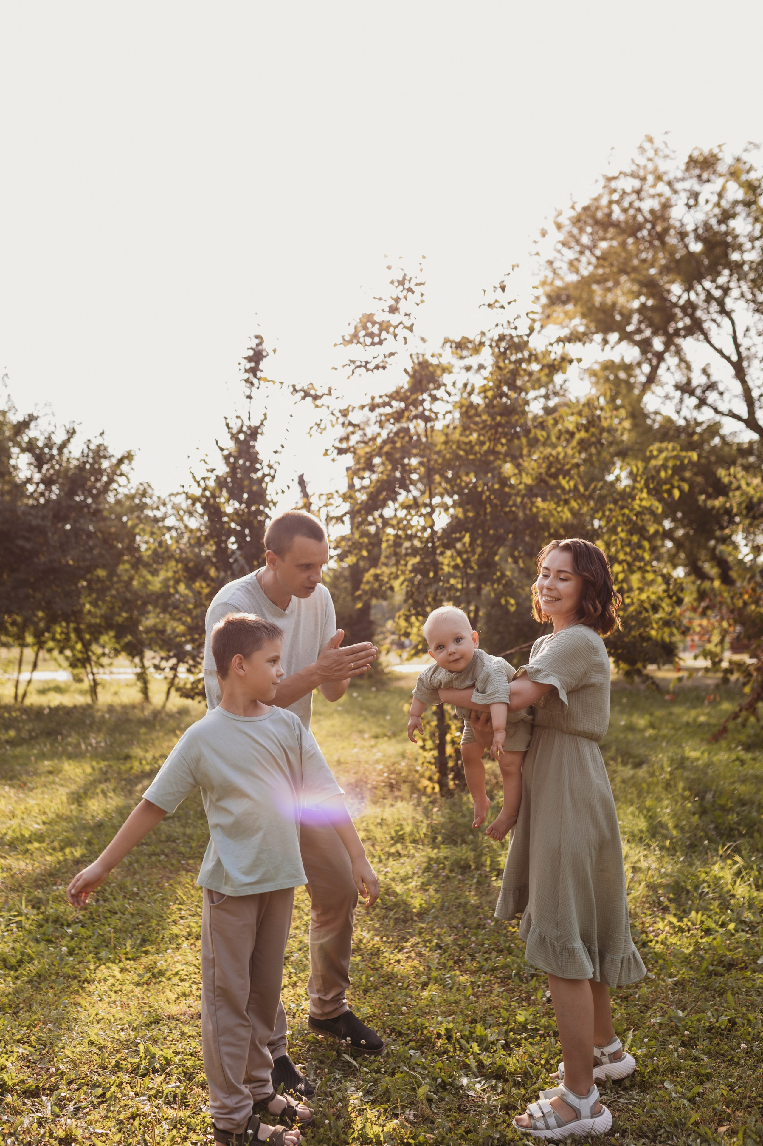 Семейные фотосессии на улице Барнаул. Фотограф новорожденных в г. Барнаул Ренпенинг Катерина