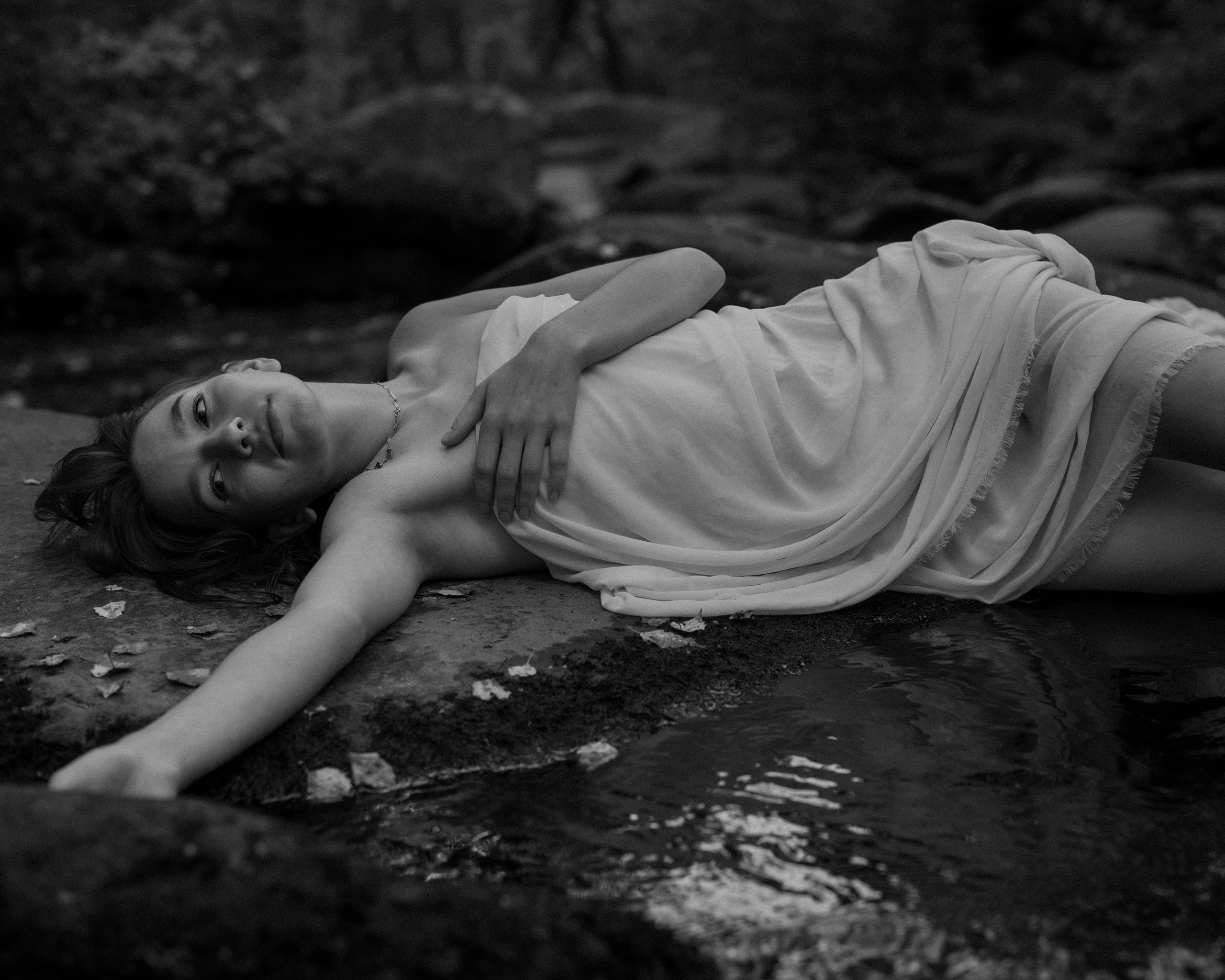 Аня. Женский фотограф. Создатель украшений ручной работы. Модель
