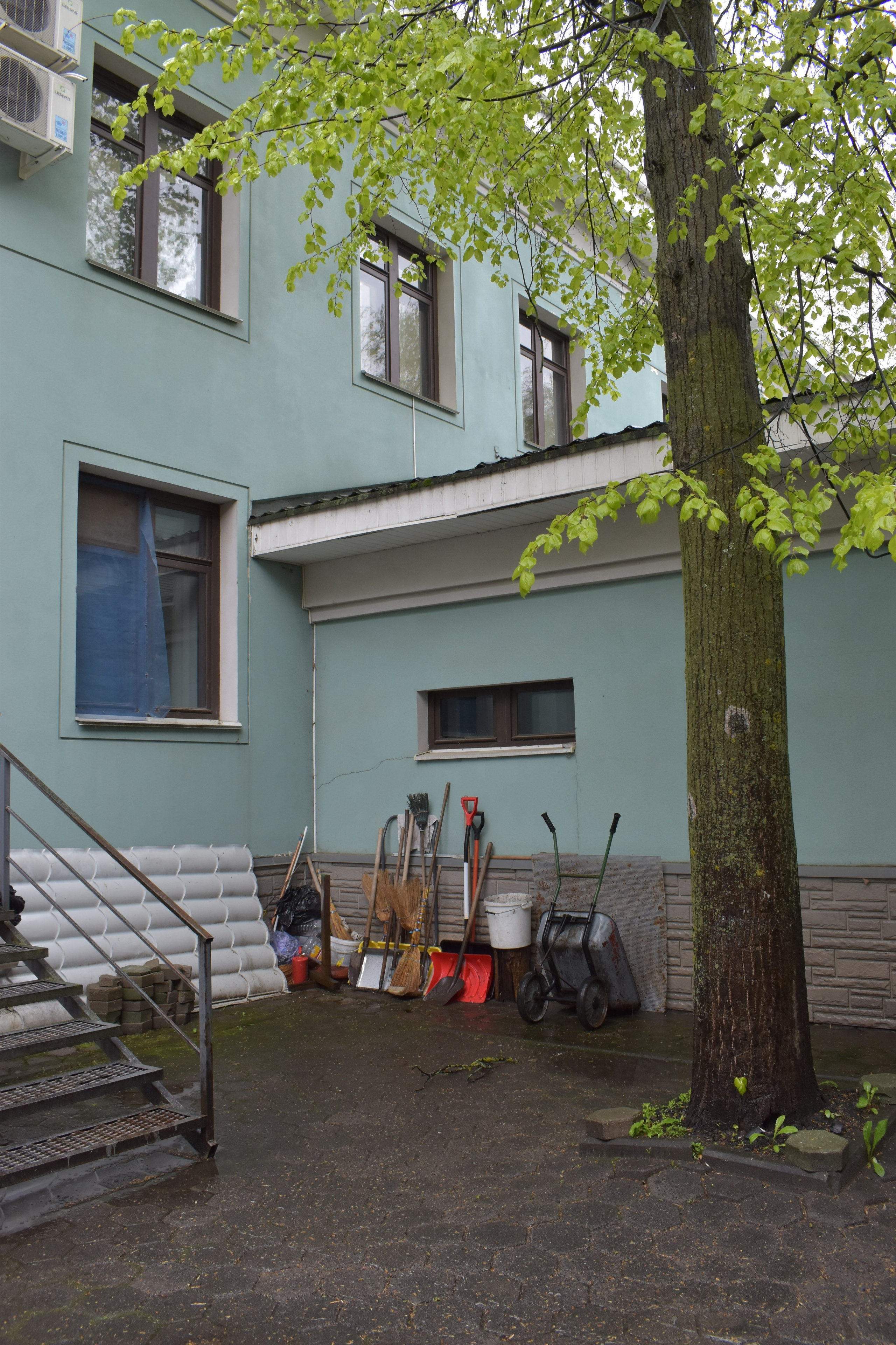 Добрый садовник (в процессе). Микс-медиа художница Надежда Пророкова