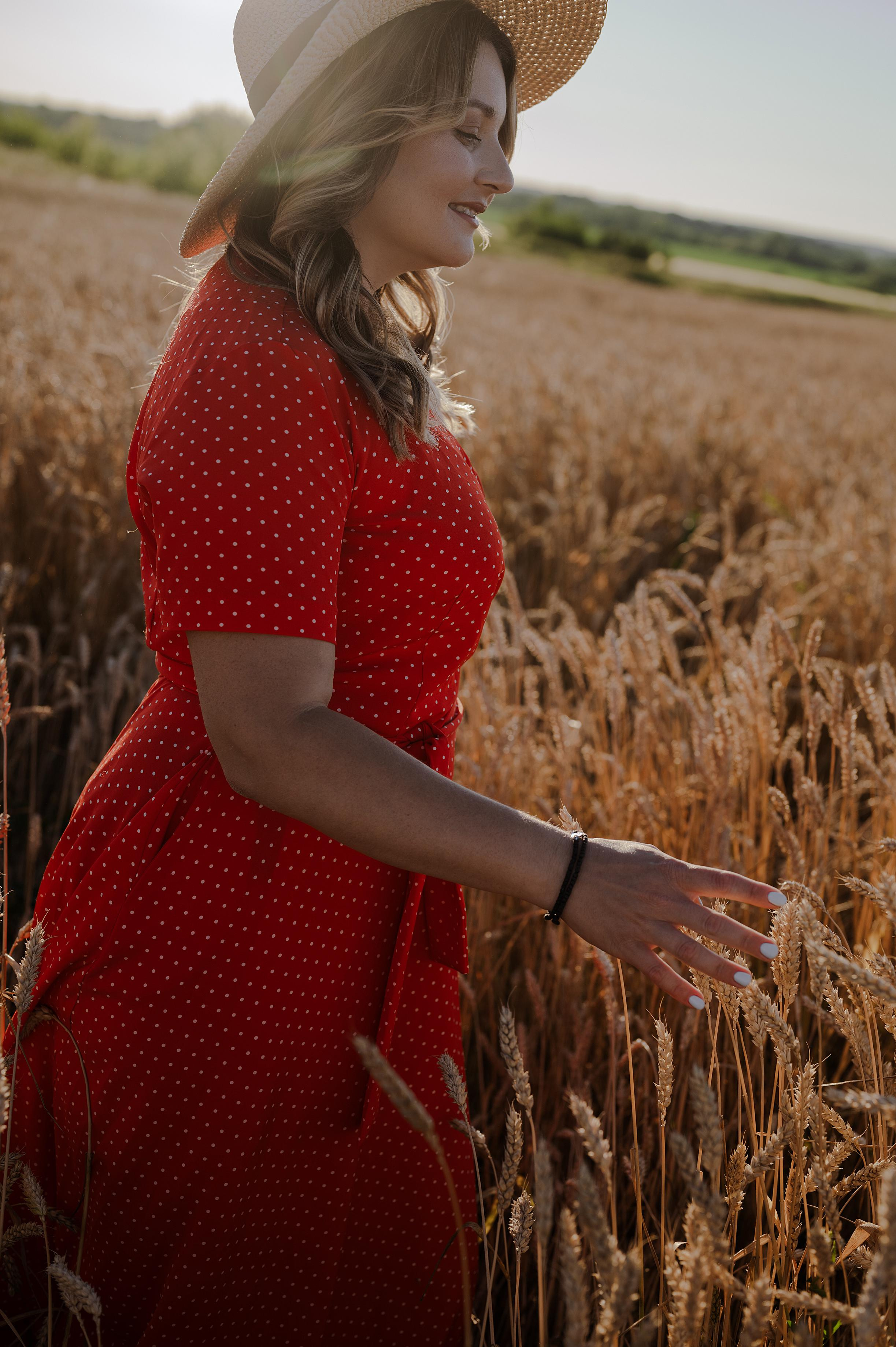 Фотопикник в пшеничном поле. Свадебный фотограф Йошкар-Ола Казань