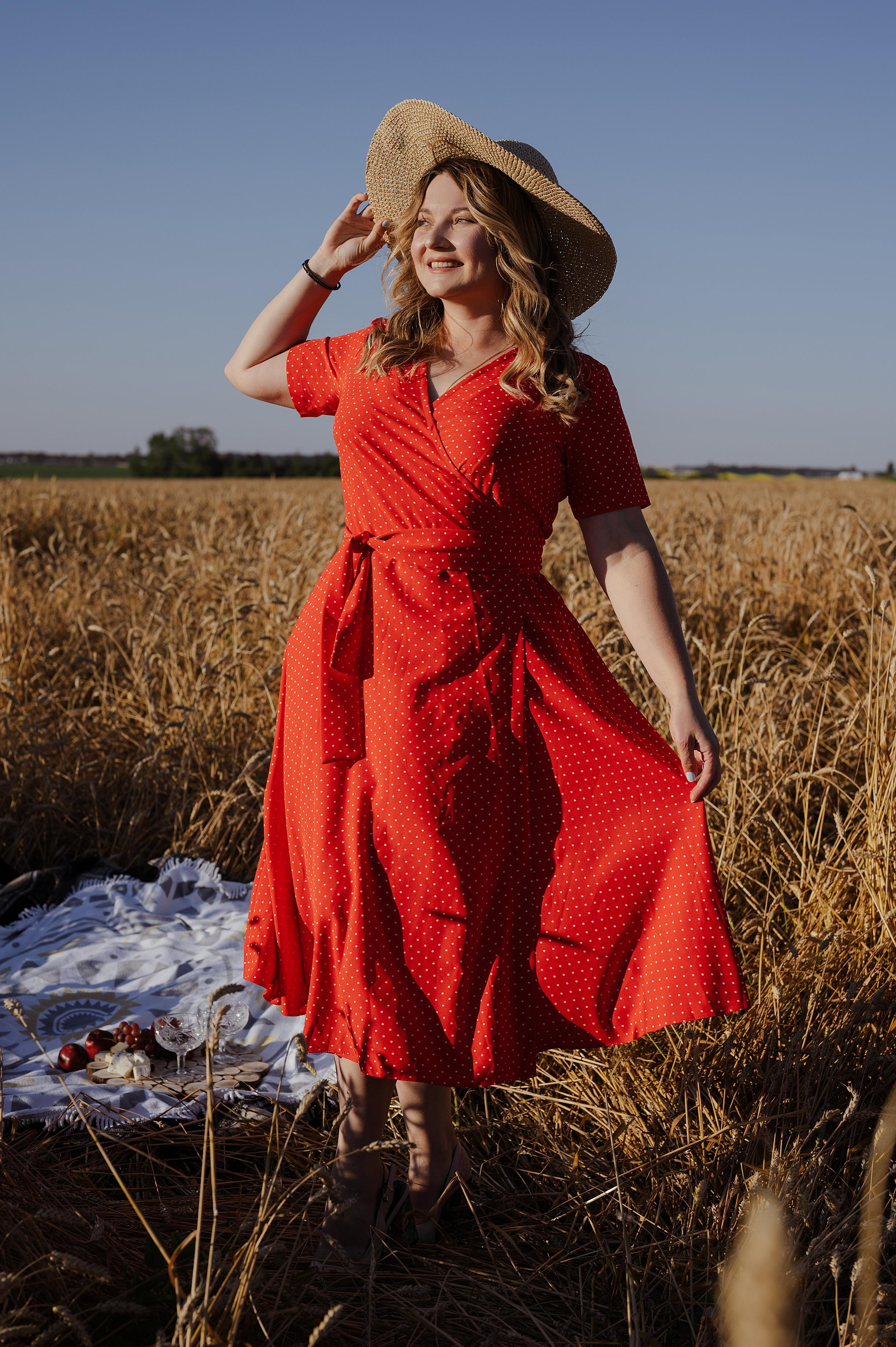 Фотопикник в пшеничном поле. Свадебный фотограф Йошкар-Ола Казань