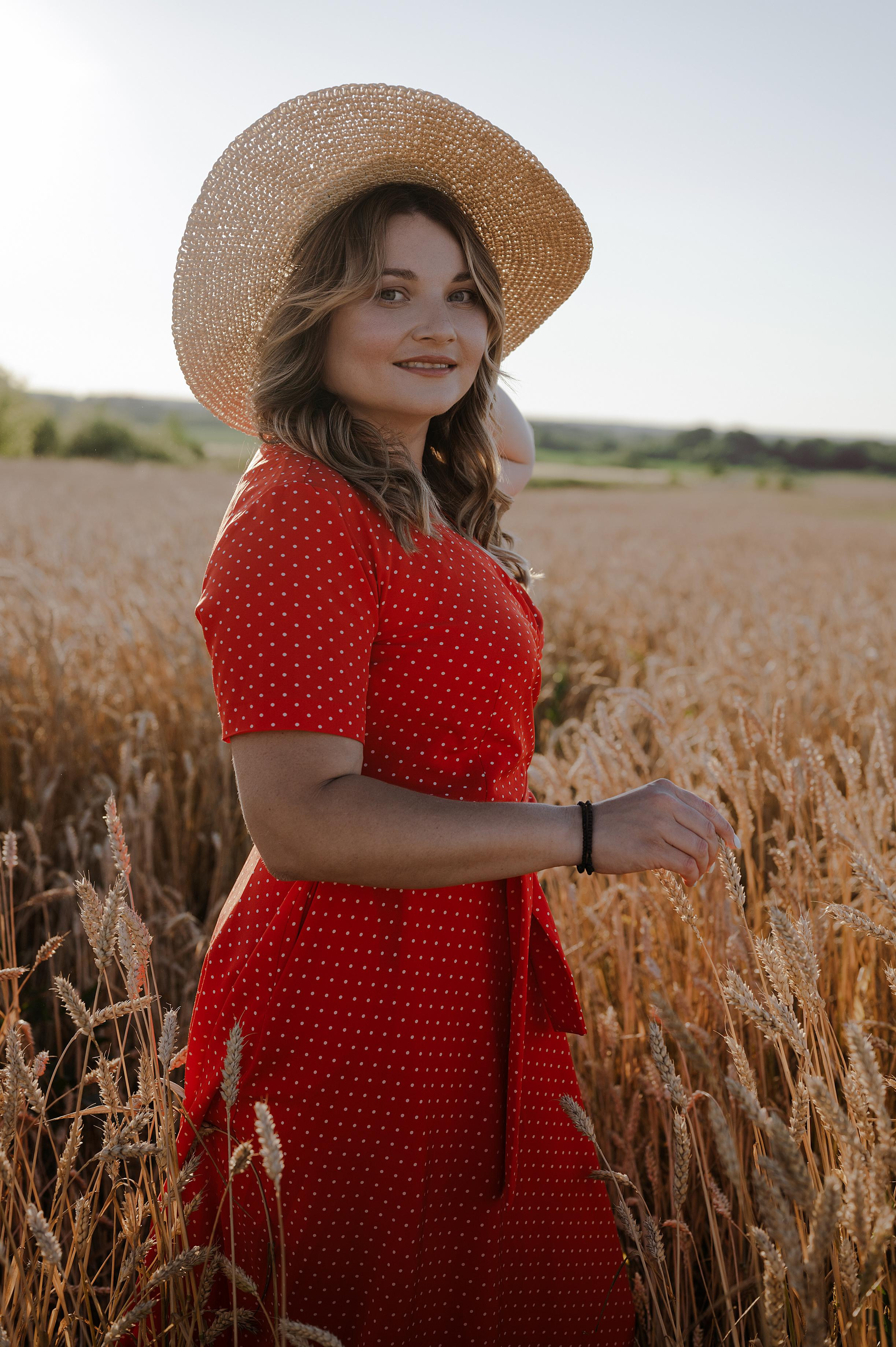 Фотопикник в пшеничном поле. Свадебный фотограф Йошкар-Ола Казань