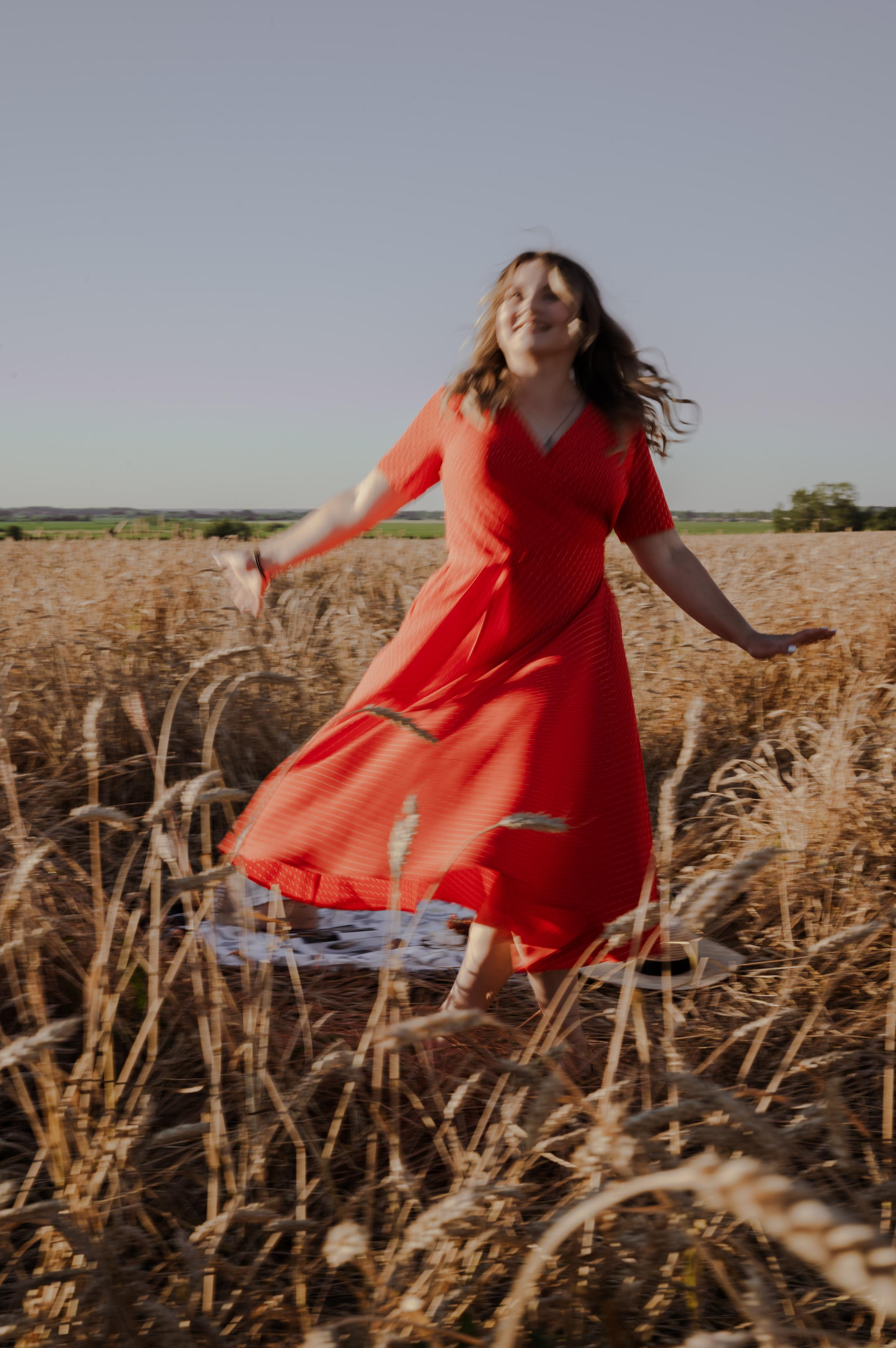 Фотопикник в пшеничном поле. Свадебный фотограф Йошкар-Ола Казань