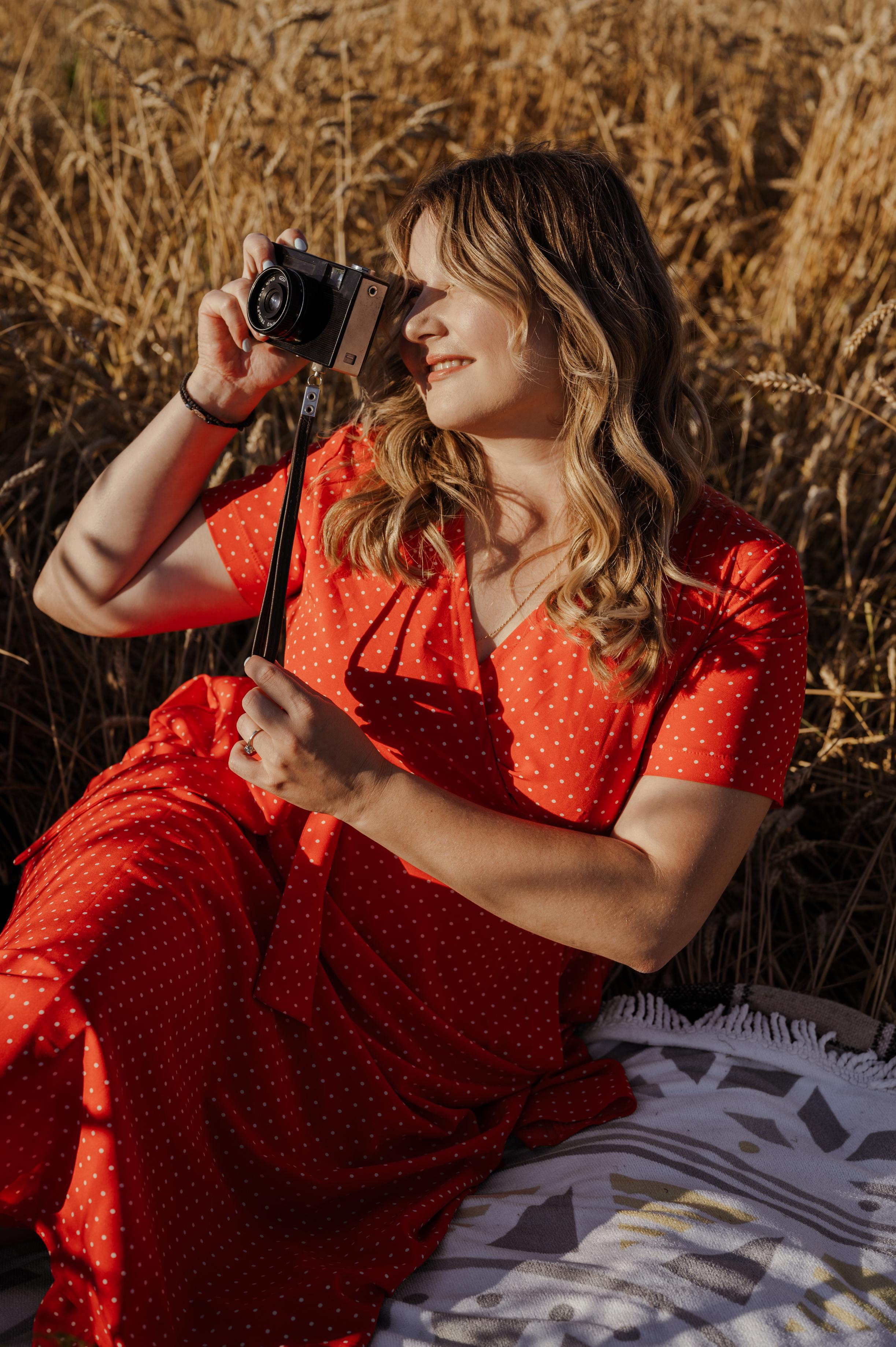 Фотопикник в пшеничном поле. Свадебный фотограф Йошкар-Ола Казань