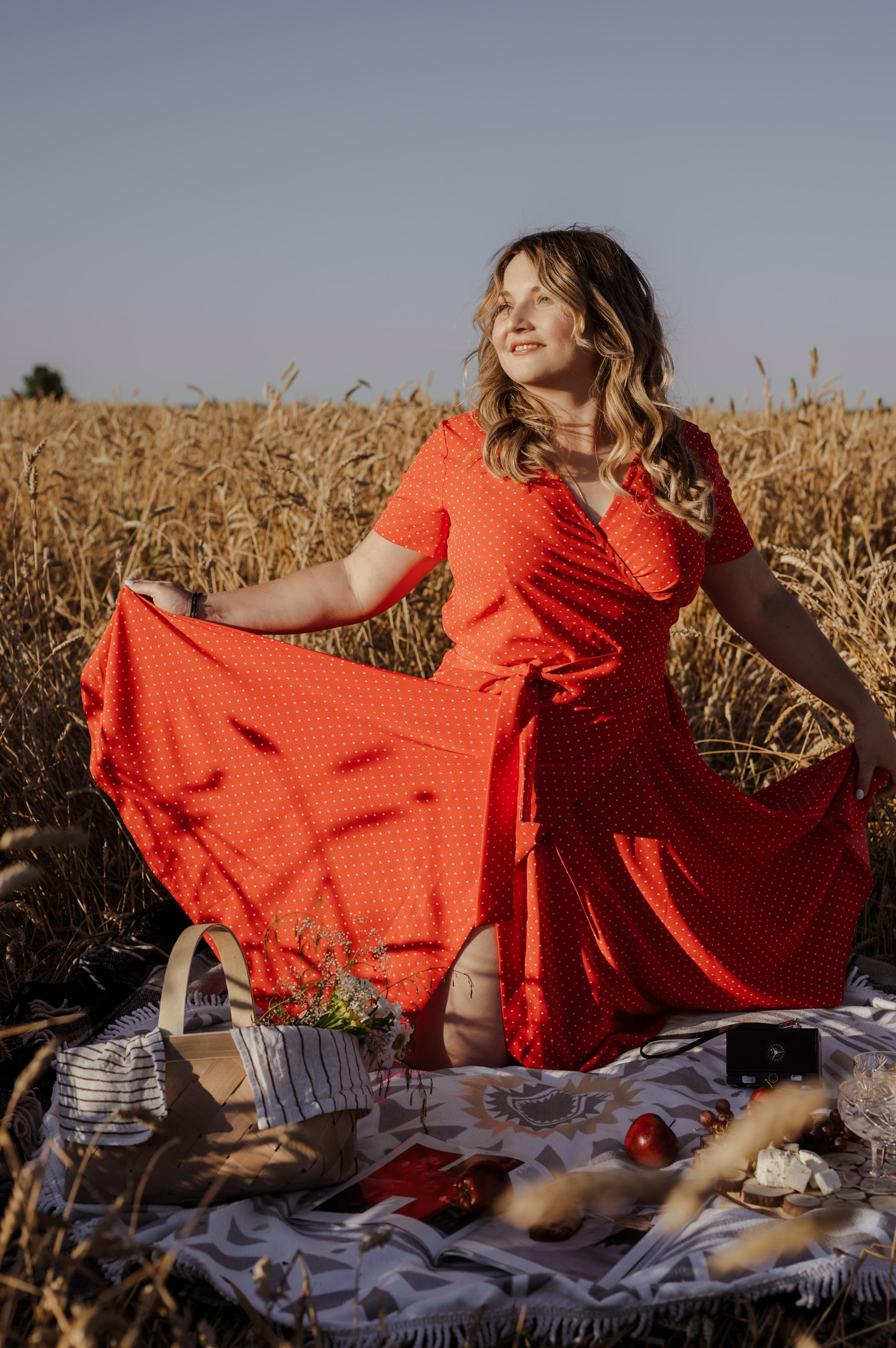 Фотопикник в пшеничном поле. Свадебный фотограф Йошкар-Ола Казань