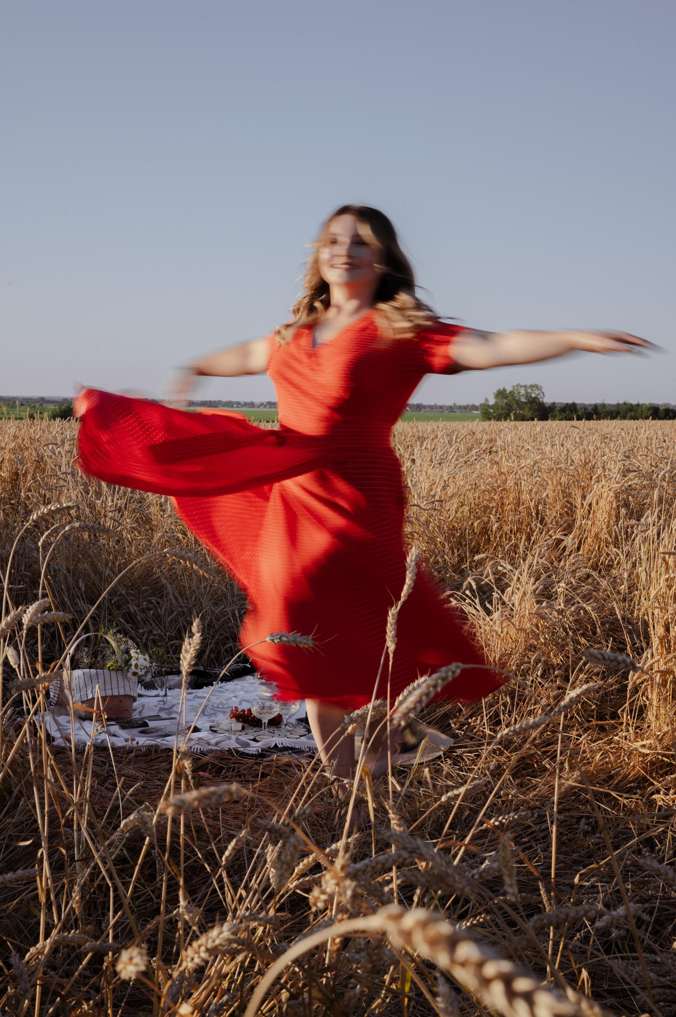 Фотопикник в пшеничном поле. Свадебный фотограф Йошкар-Ола Казань