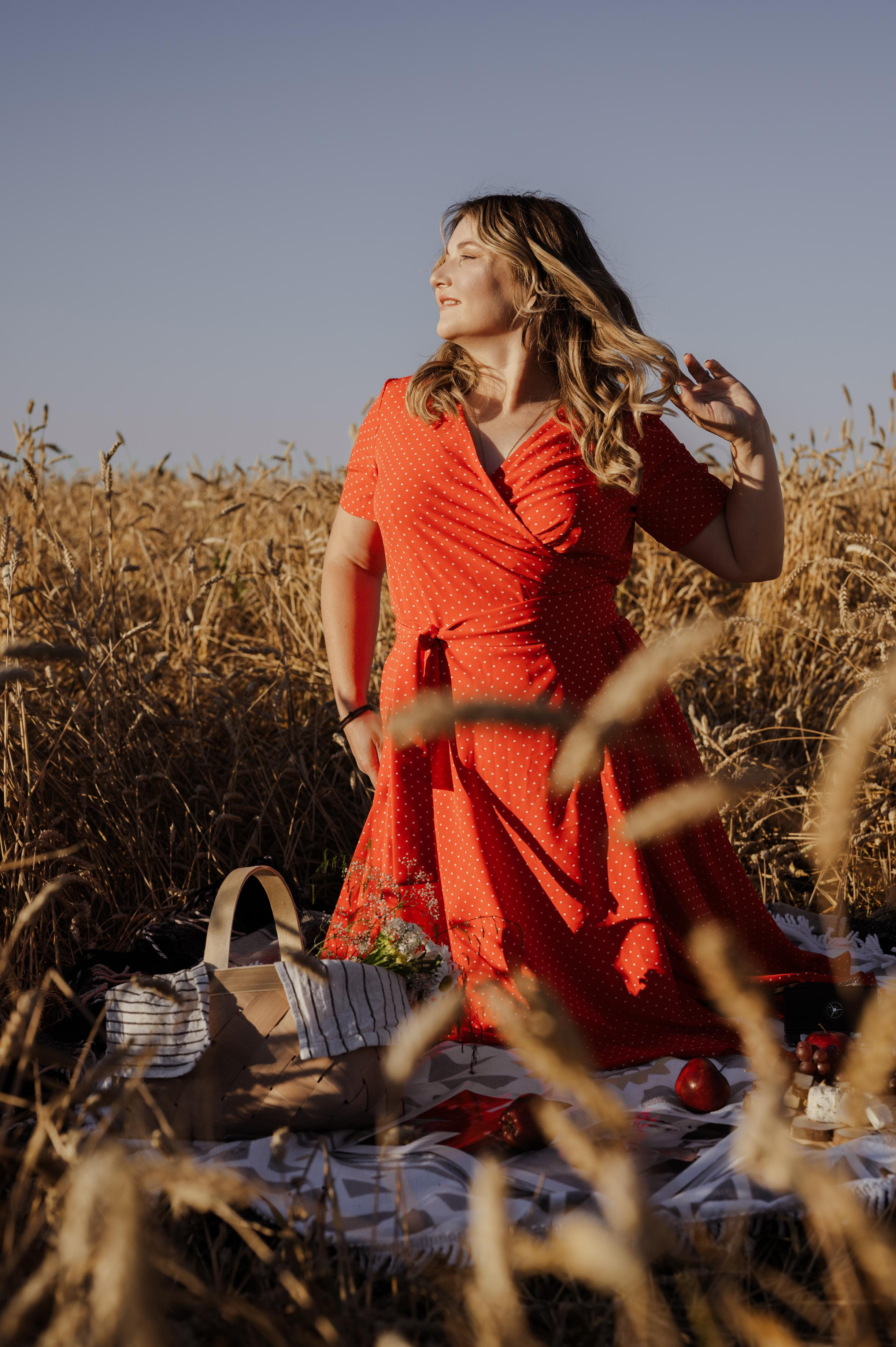 Фотопикник в пшеничном поле. Свадебный фотограф Йошкар-Ола Казань