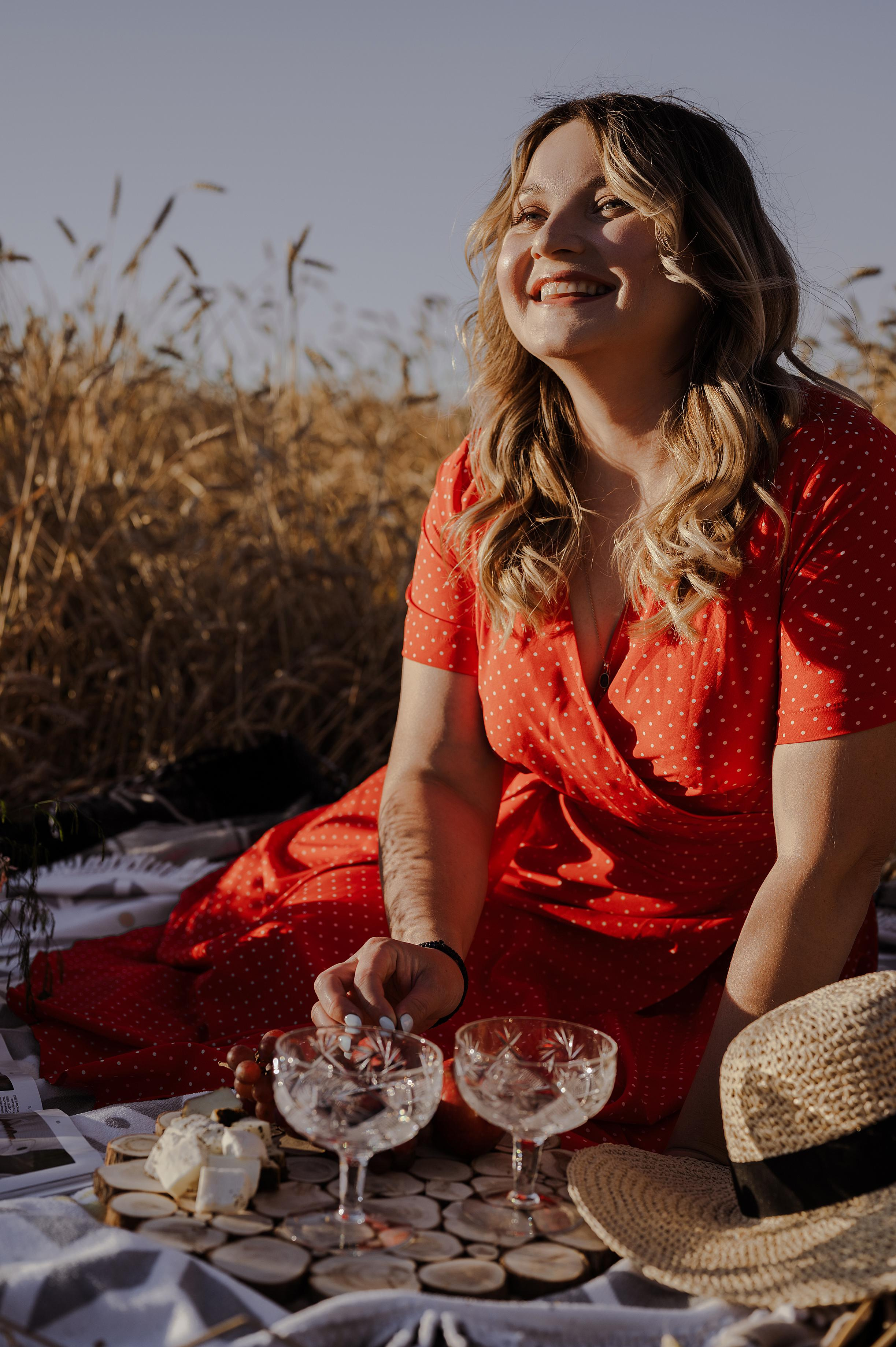 Фотопикник в пшеничном поле. Свадебный фотограф Йошкар-Ола Казань