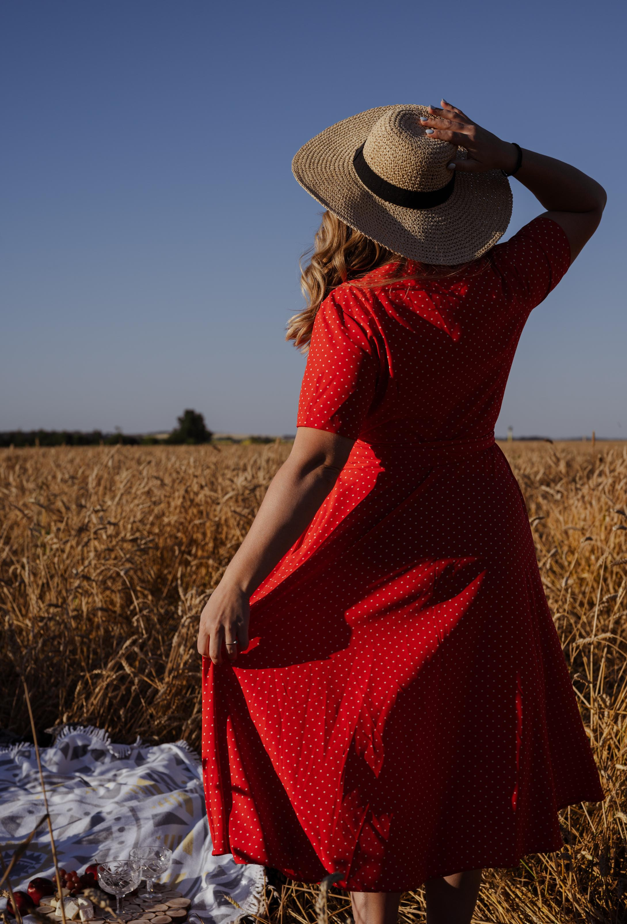 Фотопикник в пшеничном поле. Свадебный фотограф Йошкар-Ола Казань